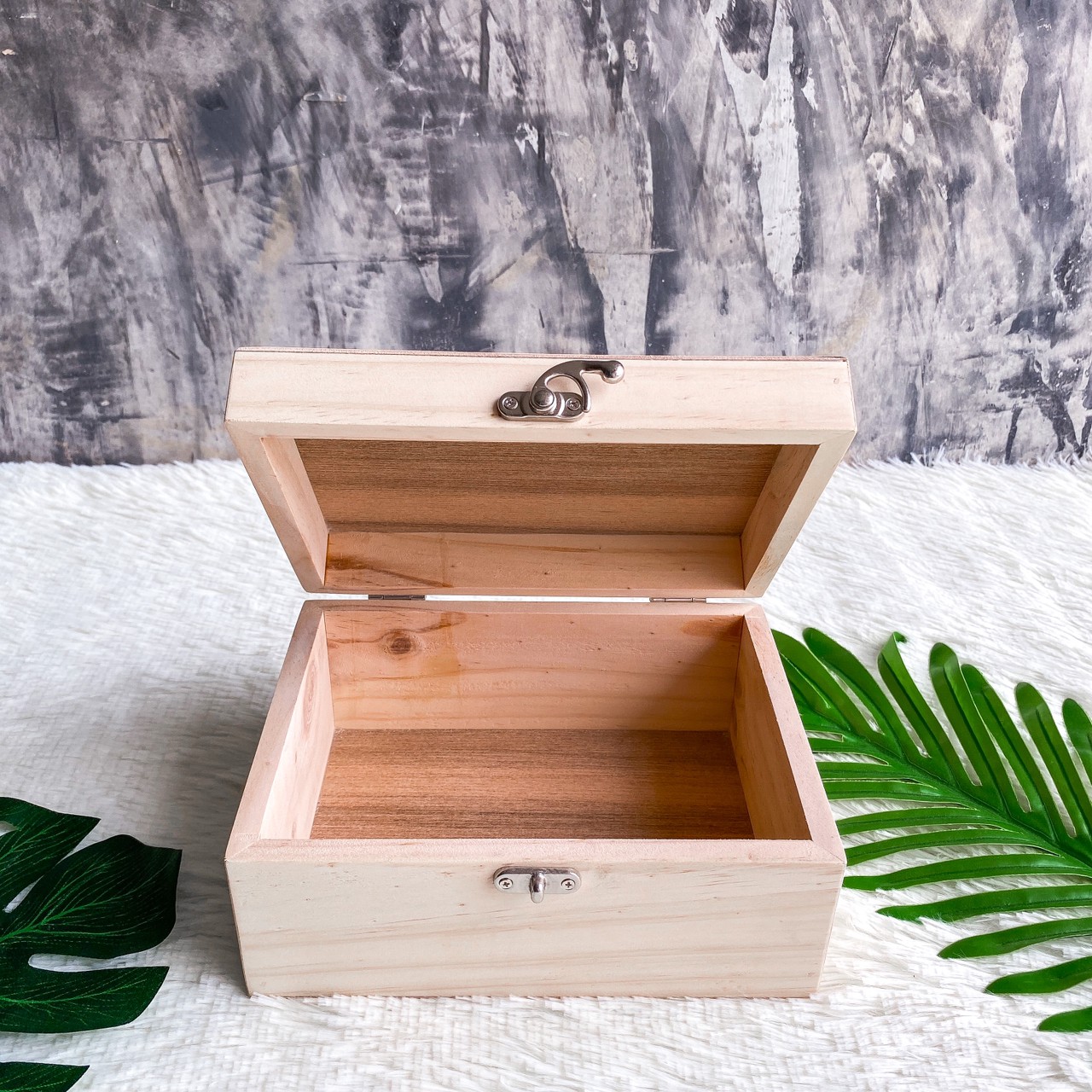 กล่องไม้ฝาล็อค (Lock box)