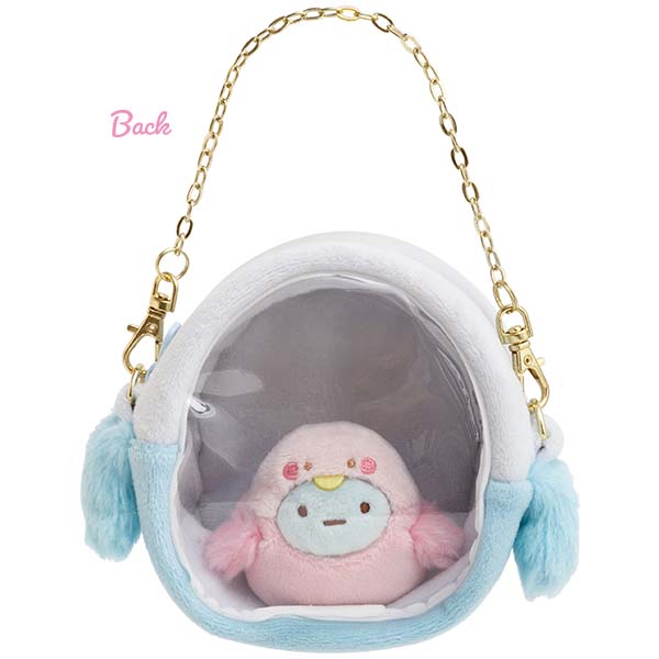กระเป๋า Sumikko Gurashi Minna de Kotorikko Mini Bag ด้านหลังเป็นช่องใส ไว้โชว์ตุ๊กตาได้ (แบบตัวเล็ก) มาพร้อมตุ๊กตา Tapioca ฟ้า ไซส์ SS ใส่ชุดนกสีชมพู ขนาด 10.5 x 9.5 x 5 ซม.