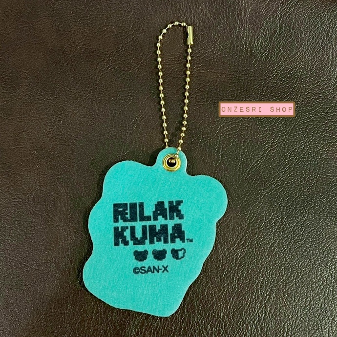 พวงกุญแจ Rilakkuma Gaming Collection Patch Charm (Limited) ขนาด 6 x 5.6 ซม. ไม่มีขายทั่วไป เป็นแบบต้องลุ้นกับทางหน้าร้าน San-X ที่ญี่ปุ่นเท่านั้น มี 2 แบบให้เลือก