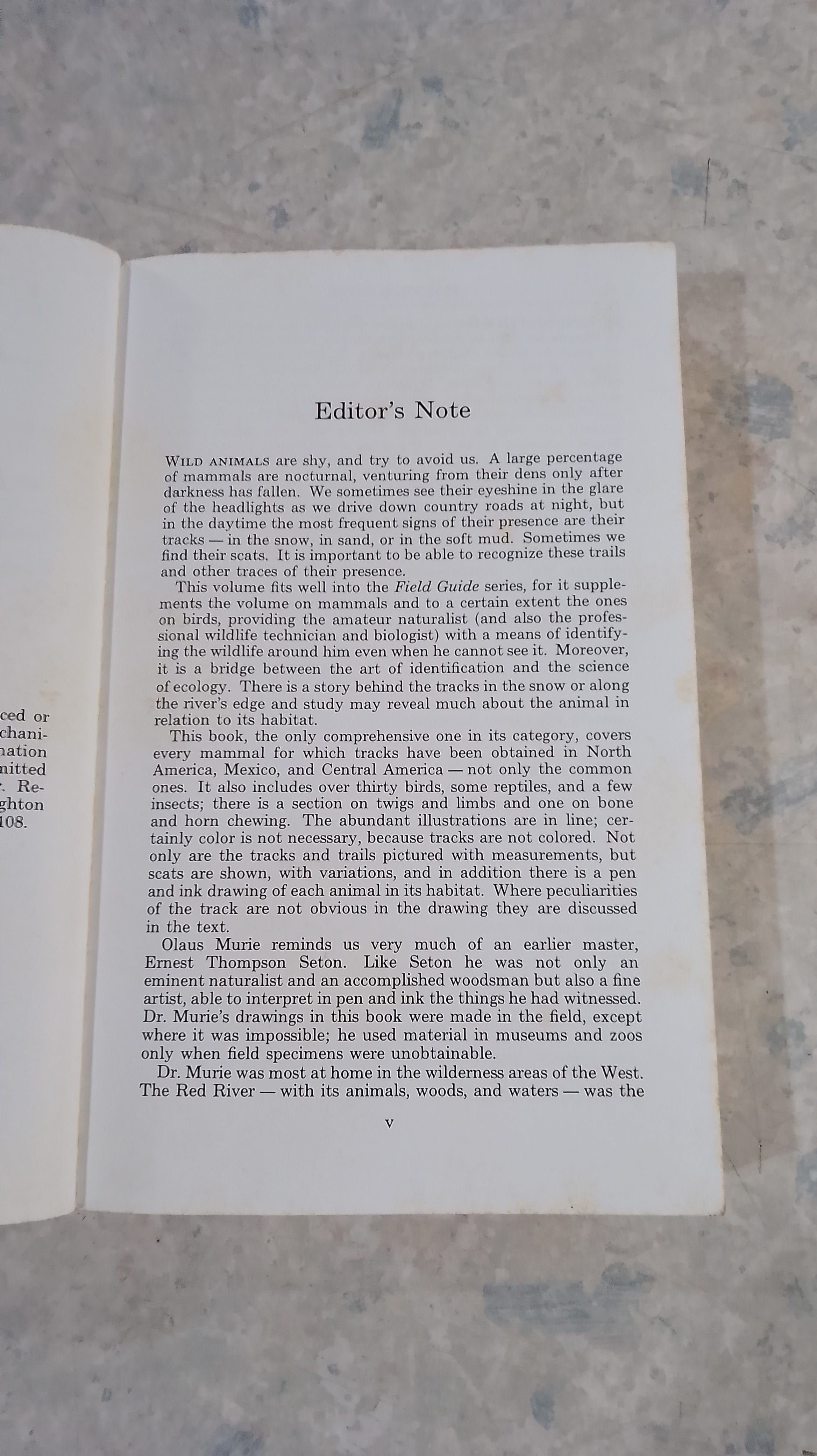 A FIELD GUIDE TO ANIMAL TRACKS / OLAUS J.MURIE