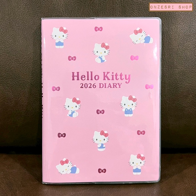 สมุด 2026 Schedule Book เล่มหนา B6 ลาย Hello Kitty Ribbon สีชมพู ขนาด 13.5 x 18.7 x 1.3 ซม. (192 หน้า) มีให้จดตั้งแต่เดือน 10/2025 - 3/2027 เป็นปฎิทินแบบ monthly & weekly แบบช่องยาว มี sticker