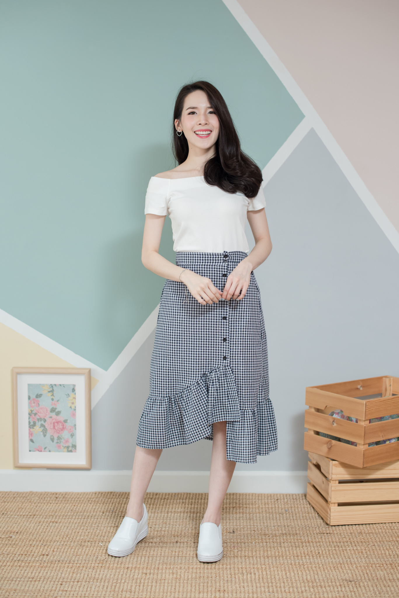 เสื้อยืดปาดไหล่แขนสั้น