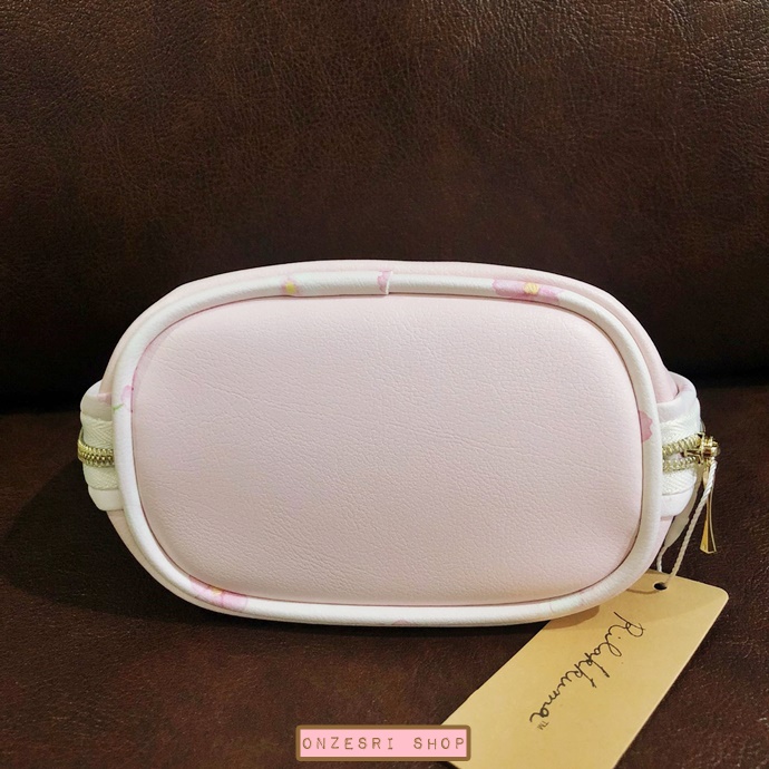 กระเป๋า Rilakkuma Sakura Series (Limited) แบบ Round Pouch แบบลายตรงกลาง ขนาด 15 x 12 x 7.5 ซม. เป็นหนัง PU