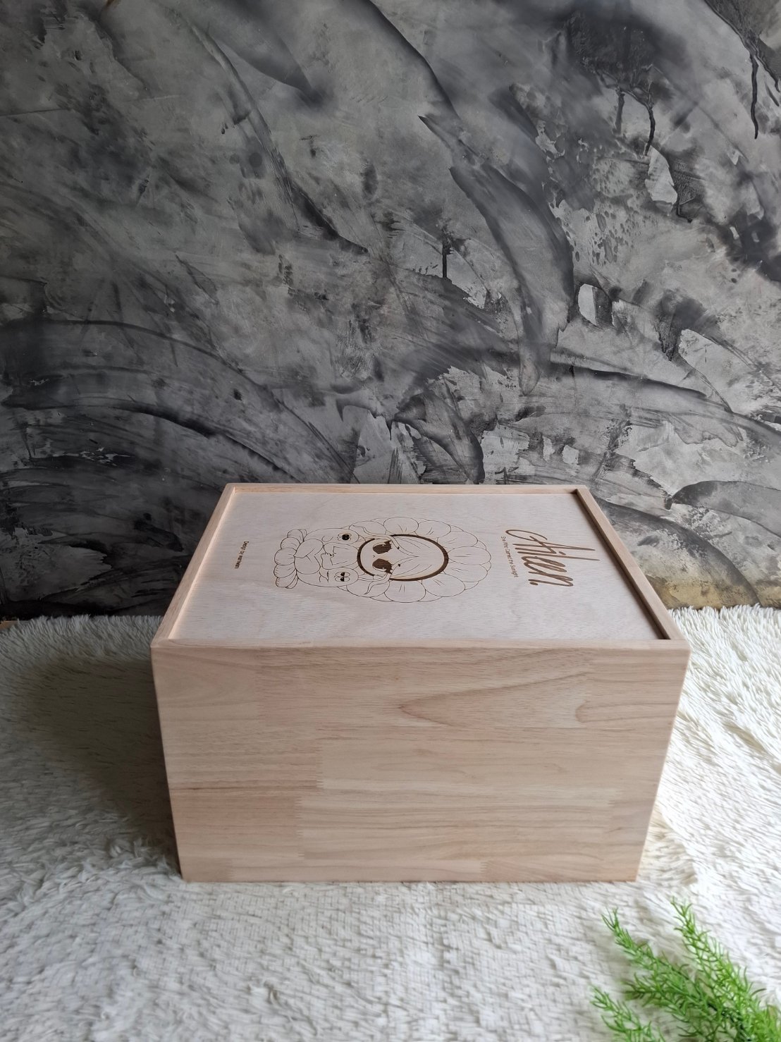 กล่องไม้ใส่โมเดลตุ๊กตา