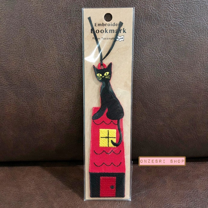 ที่คั่นหนังสือ Toconuts Embroidery Bookmark จากญี่ปุ่น เป็นผ้าปัก ลายน้องแมวดำ ขนาด 13.6 x 2.5 ซม. ไม่รวมสาย