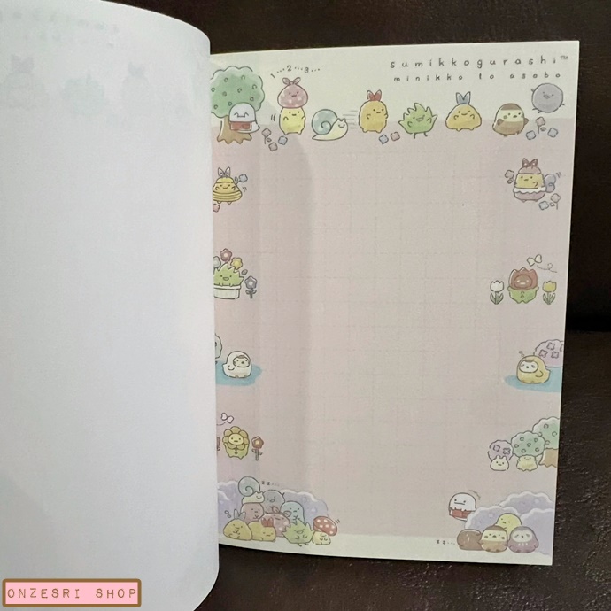 สมุดเล่มเล็ก Sumikko Gurashi Minikko to Asobo แบบสีขาวชมพู ขนาด 14.8 x 10.5 x 1.3 ซม. มี 4 ลาย รวม 120 แผ่น