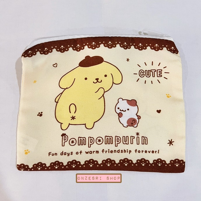 กระเป๋า Pompompurin Bag-Liked Pouch แบบสีเหลือง-น้ำตาล ขนาด 14.5 x 11.5 ซม. ทำเป็นลายกระเป๋าน่ารัก มีซิปปิดเปิดด้านบน ทำจากผ้า