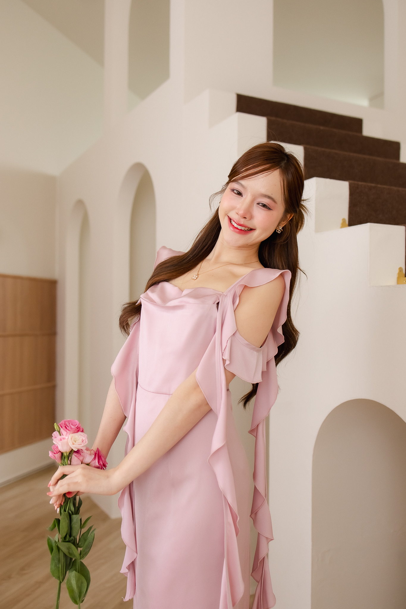 Serene Flutter Sleeve Midi Dress : สีชมพู
