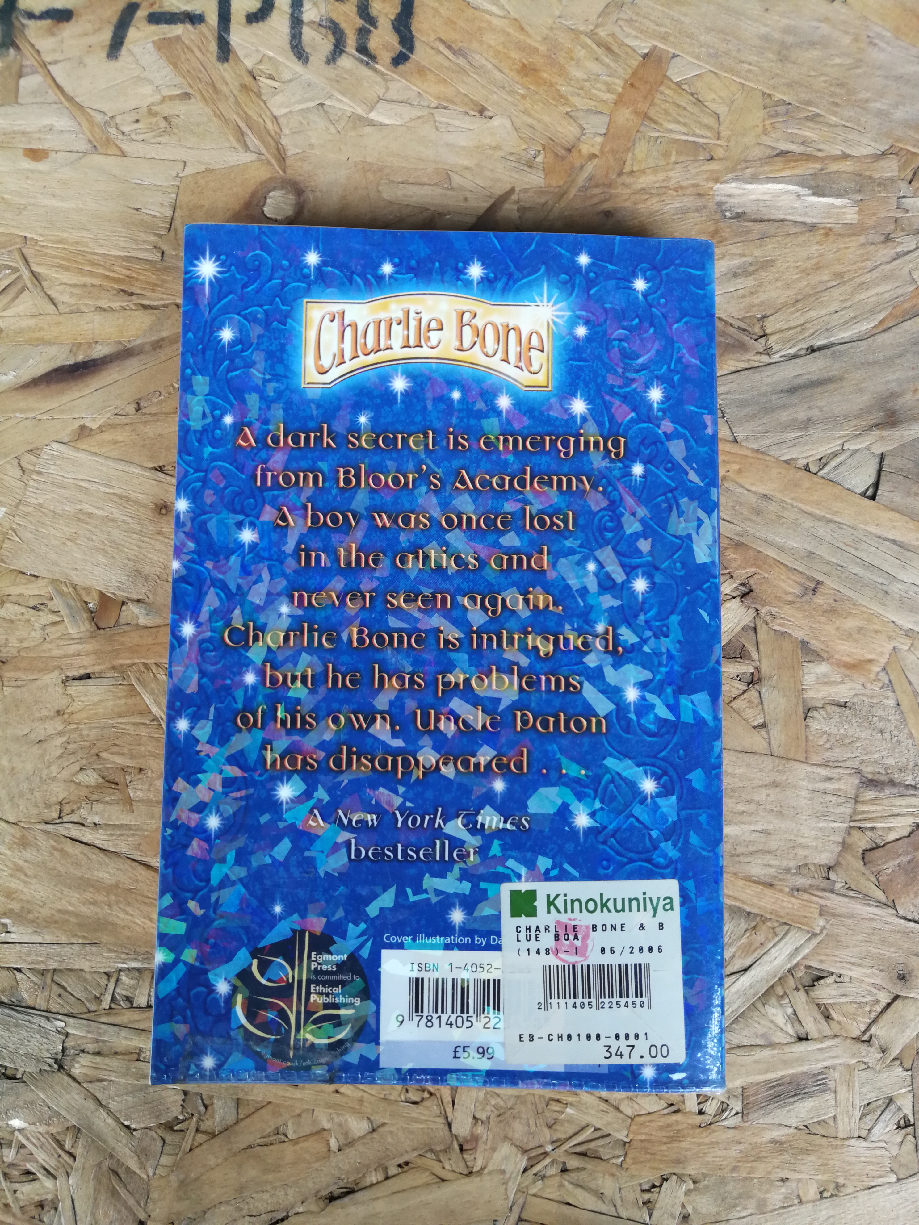 Charlie Bone AND THE BLUE BOA / Jenny Nimmo