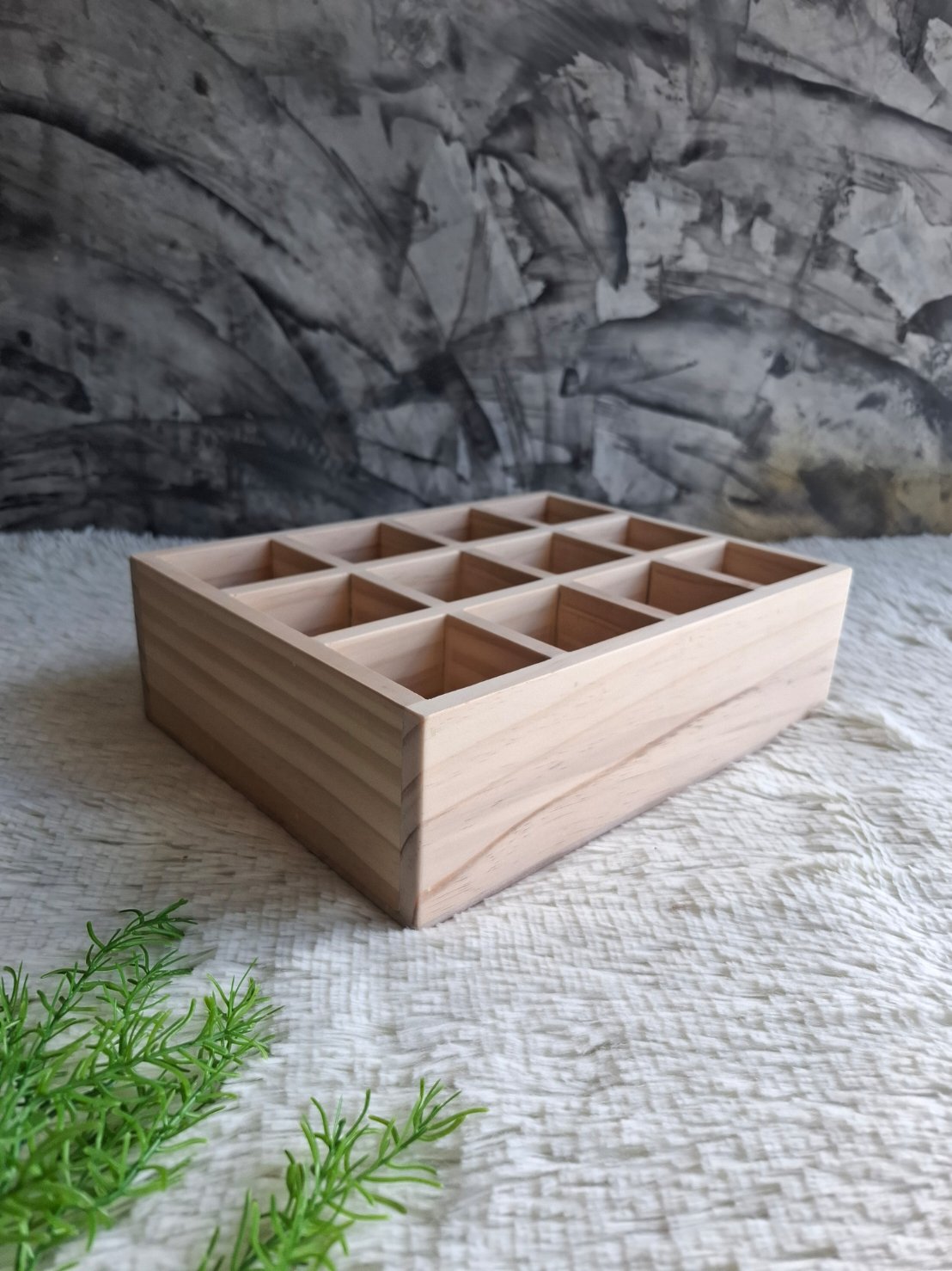 ถาดไม้สน