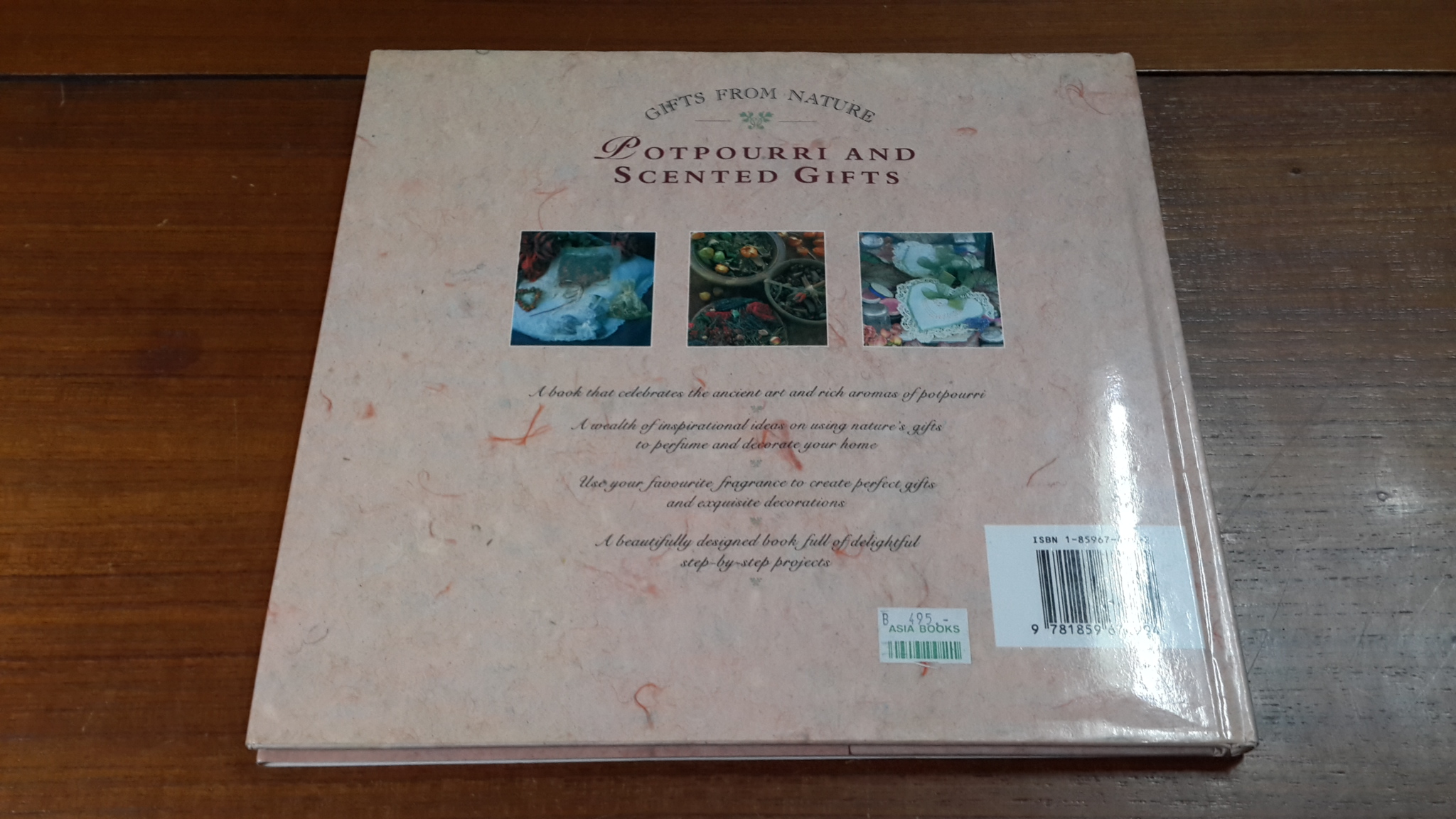 POTPOURRI AND SCENTED GIFTS / JOANNE RIPPIN