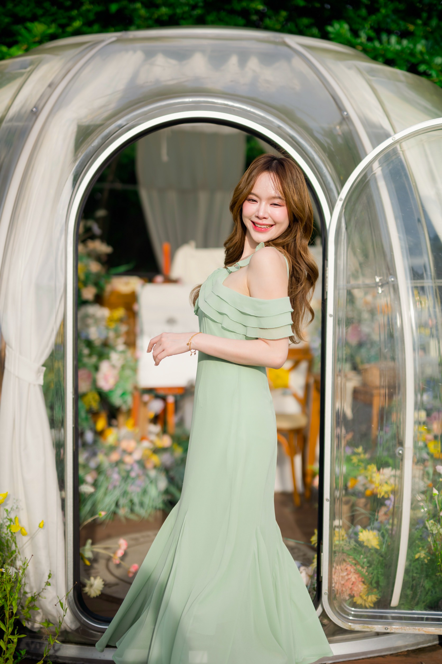 Fay Off-Shoulder Maxi Dress – Pastel Green สีเขียว