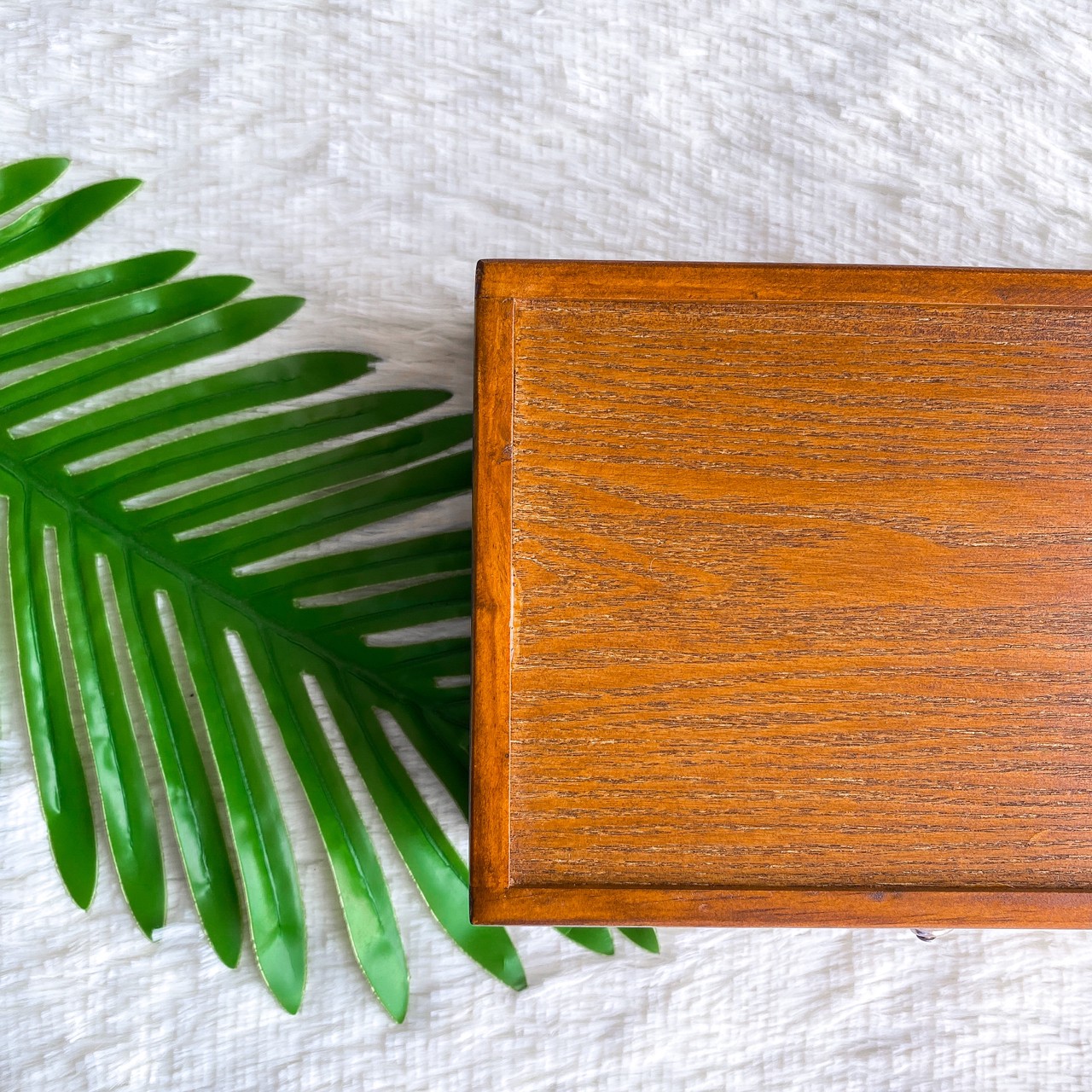 กล่องไม้สนฝาล็อคกัดโค้ง (Wooden box with lock lid)