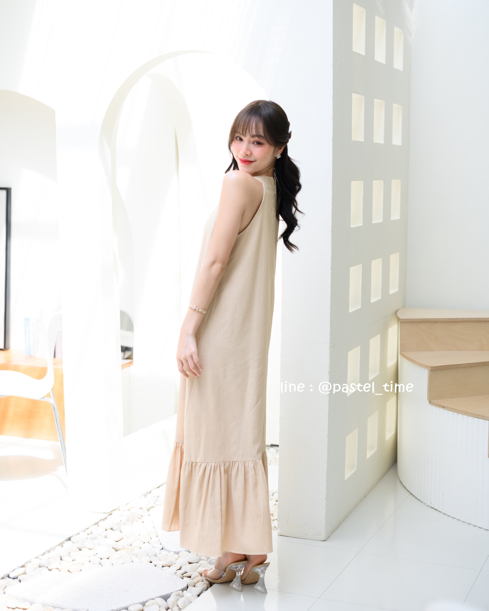 Clio Vest Linen Maxi dress - สีเบจ