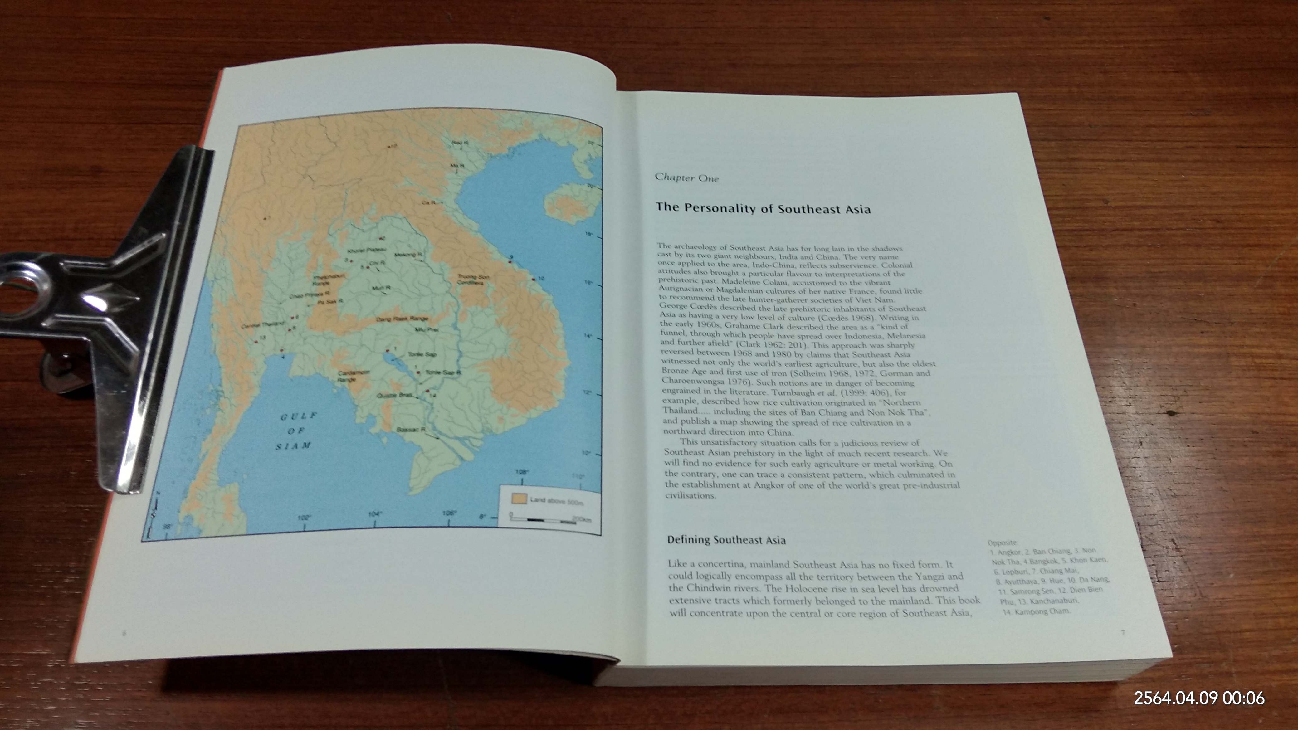 Early Cultures of Mainland Southeast Asia (มีรอยโดนน้ำ) / Charles Higham