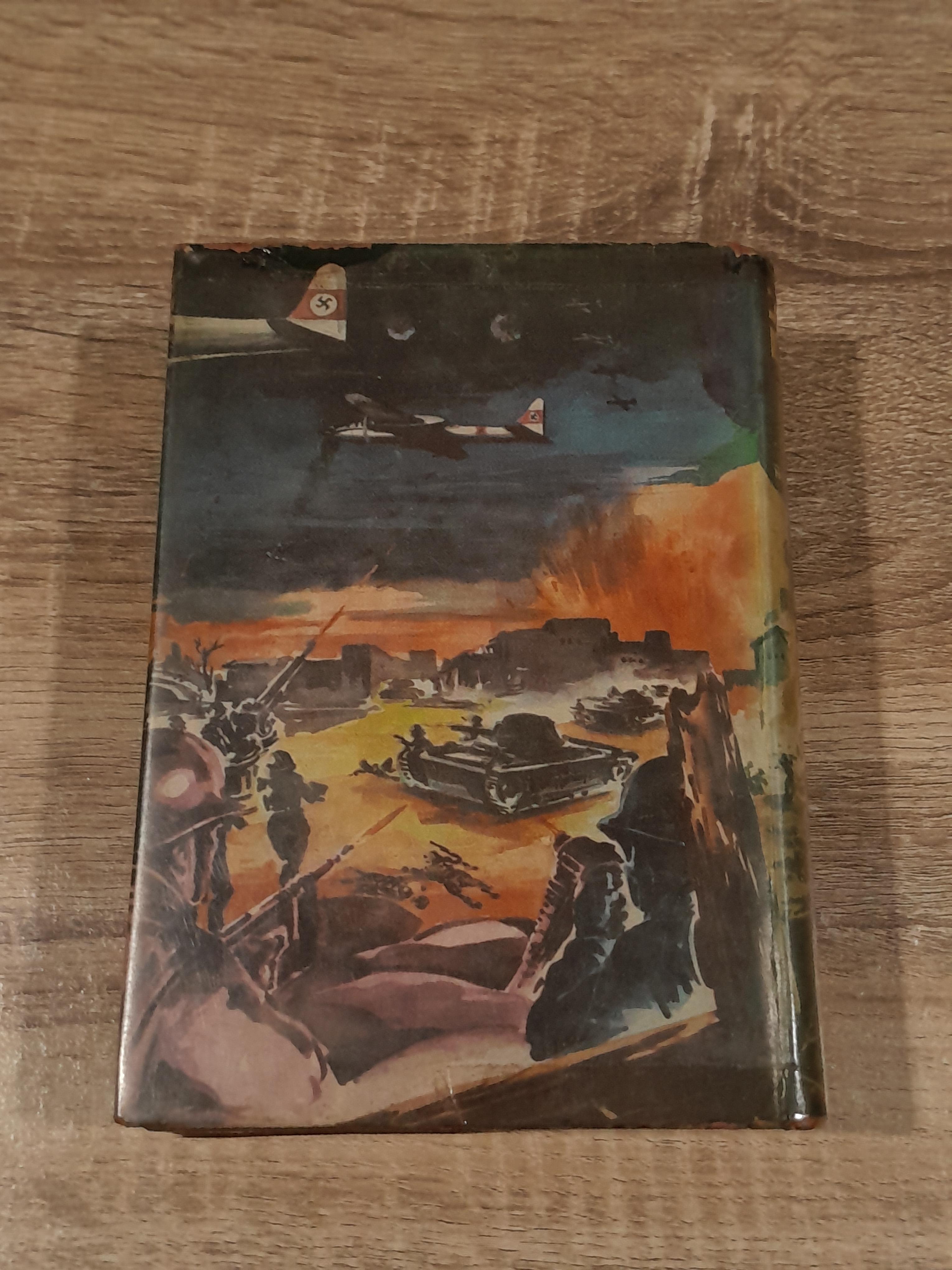 ฮิตเล่อร์บุก / วิเทศกรณีย์