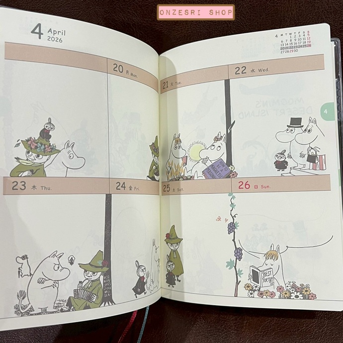 สมุด 2026 Schedule Book เล่มหนา B6 ลาย Moomin Comic Design สีเขียว ขนาด 13.5 x 18.8 x 1.1 ซม. (176 หน้า) มีให้จดตั้งแต่เดือน 10/2025 - 12/2026 เป็นปฎิทินแบบ monthly & weekly