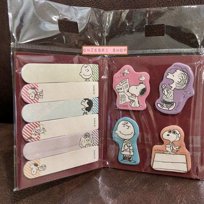 กระดาษโน้ตมีกาว Delfino Sticky Note แบบเล่ม ลาย Snoopy Vintage Pilot เล่มสีน้ำตาล ใช้คั่นหน้าหรือแปะเขียนข้อความได้ มีกาวด้านหลัง มี Sticker ที่สามารถทำเป็น index ได้ด้วย ขนาด 9 x 7 x 1 ซม. มีลายด้านใน 13 ลาย