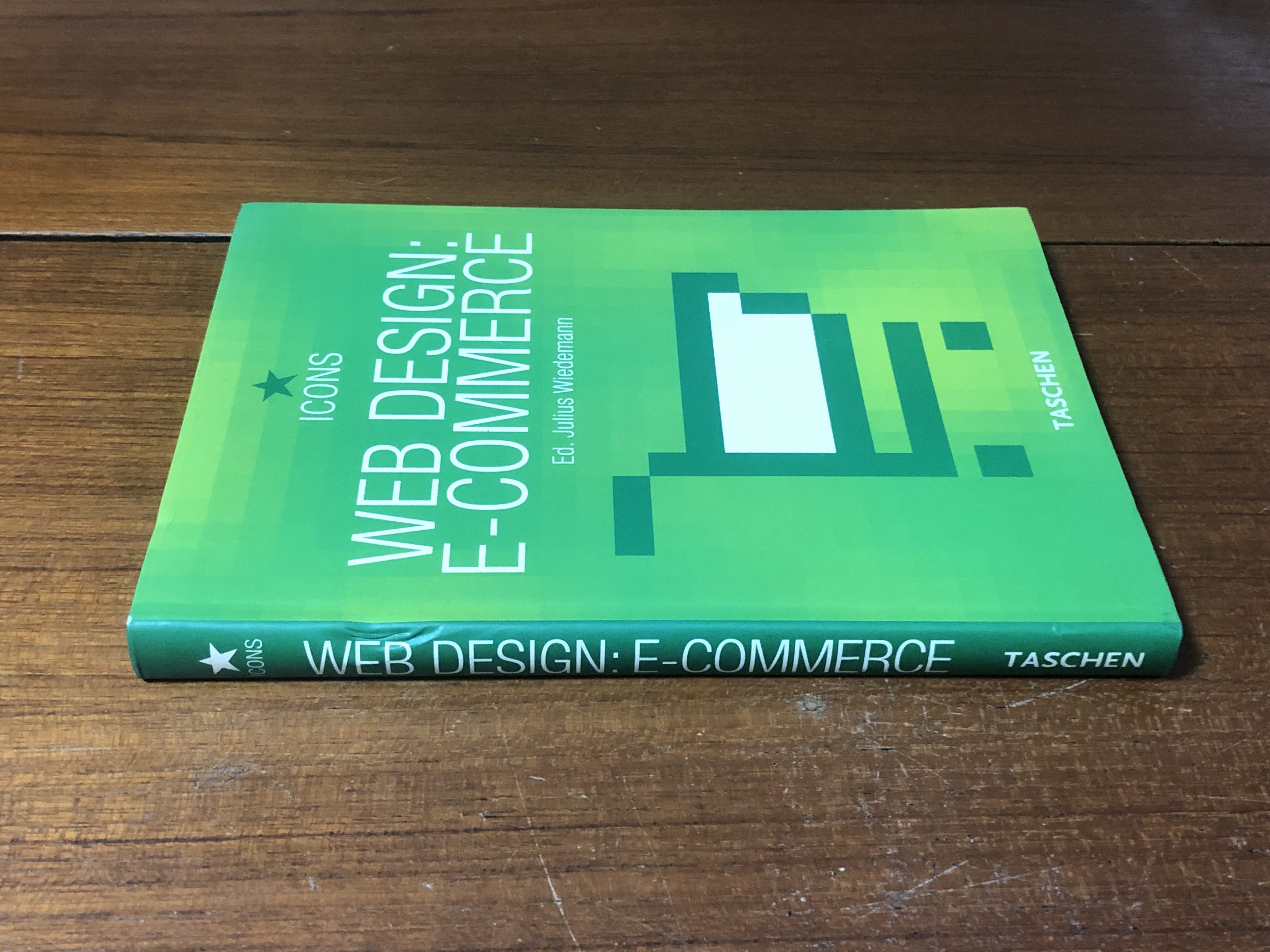 WEB DESIGN : E-COMMERCE / Ed.Julius Wiedemann