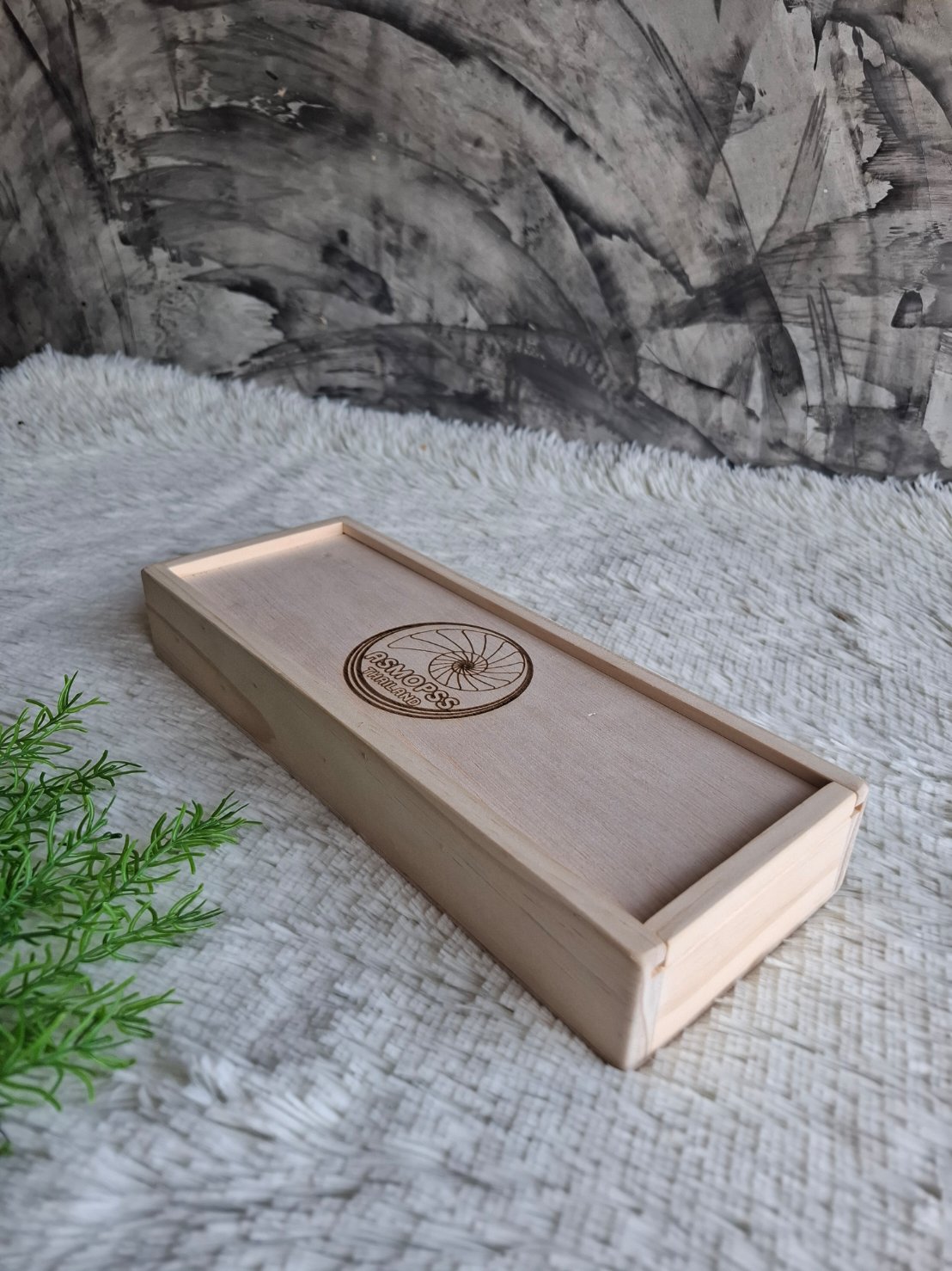 กล่องไม้ใส่เหรียญรางวัล