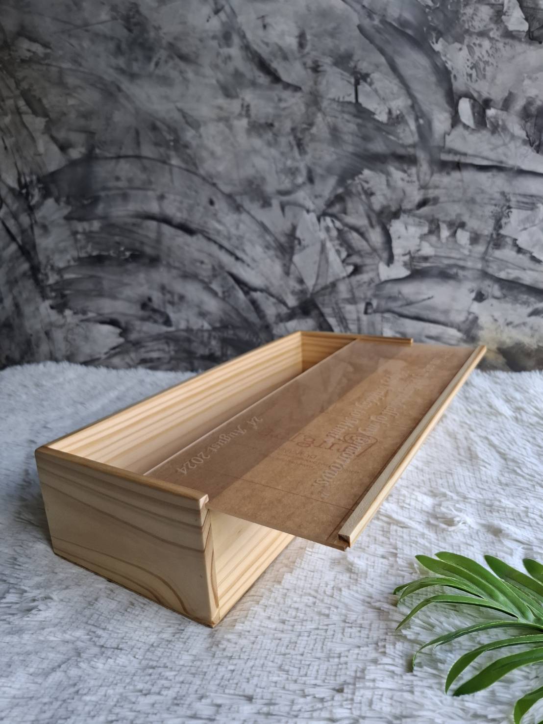 กล่องไม้ฝาสไลด์อครีลิค