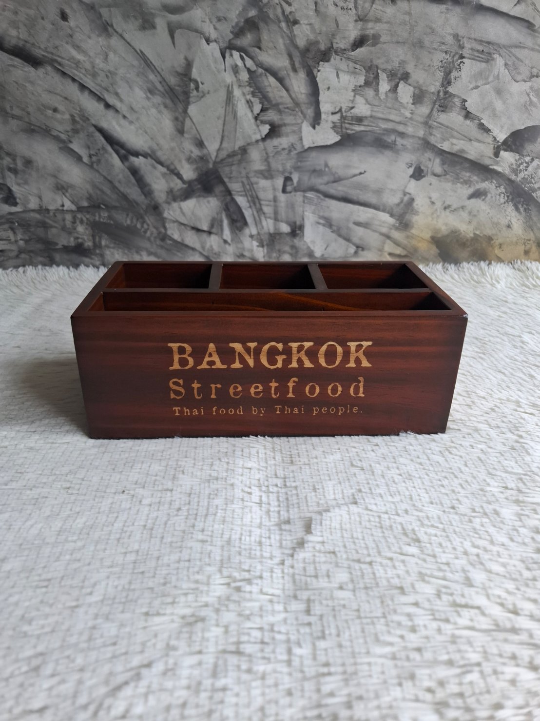 ถาดไม้ใส่ช้อนส้อม