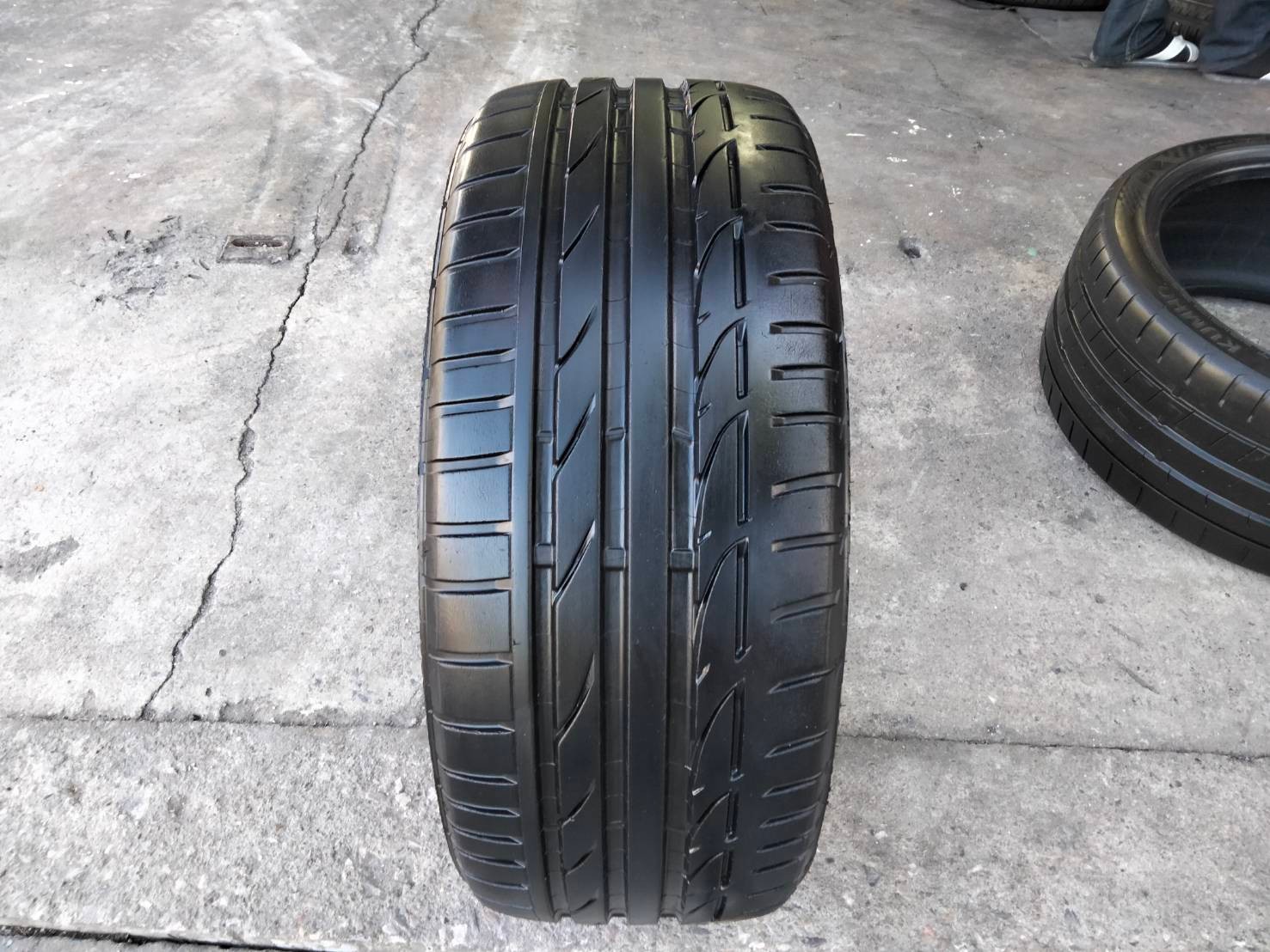 ยางมือสอง Bridgestone S001 ( RF) 225/40R18 ปี19 1เส้น