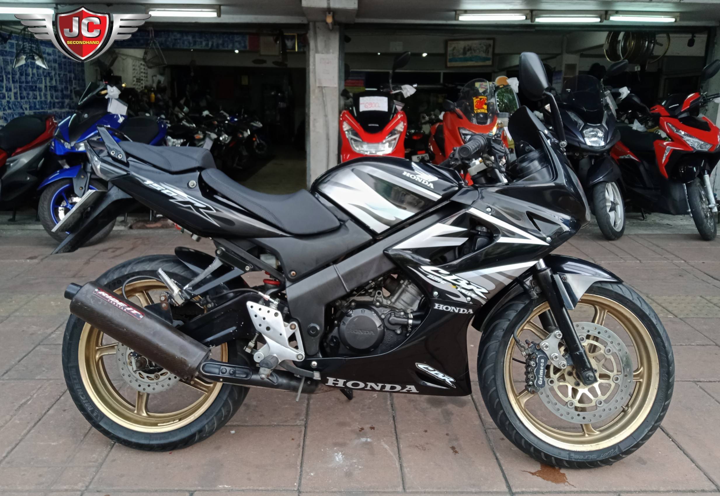 "เก่าแต่เก๋า" รถบ้านเทินร์มา HONDA CBR150~ตัวสุดท้ายของรุ่น~ จดทะเบียนปลายปี52 สภาพภายนอกมาเต็ม แต่เครื่องไม่แกะ ทั้งเงียบทั้งแน่น