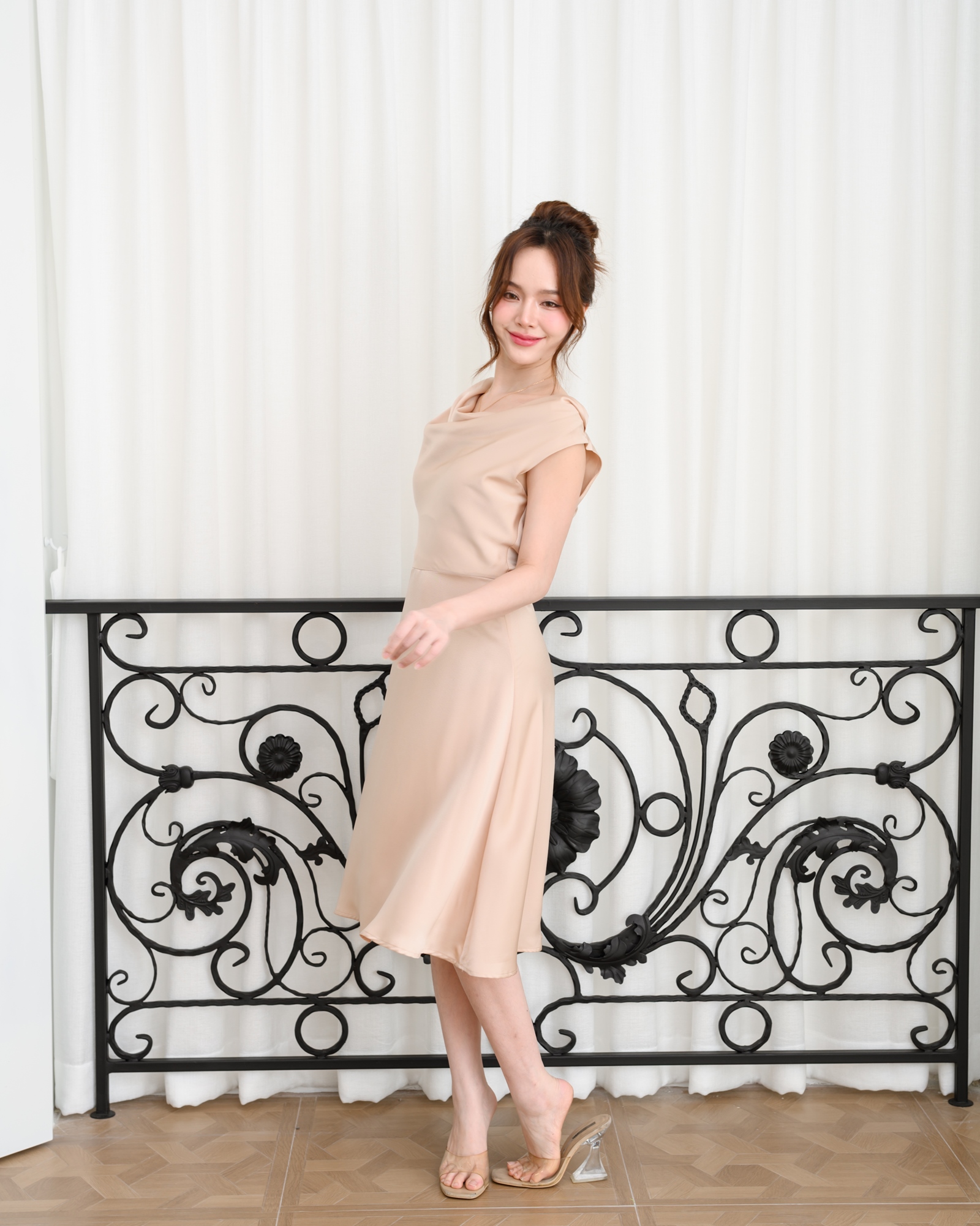 Amour Dress : สีแชมเปญ (โบว์ผูกได้หลายแบบ)
