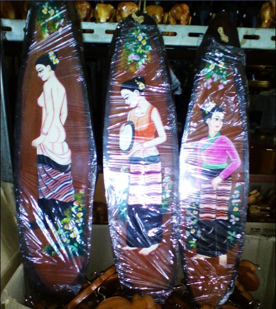 ป้ายไม้ตกแต่ง ผู้หญิงไทย