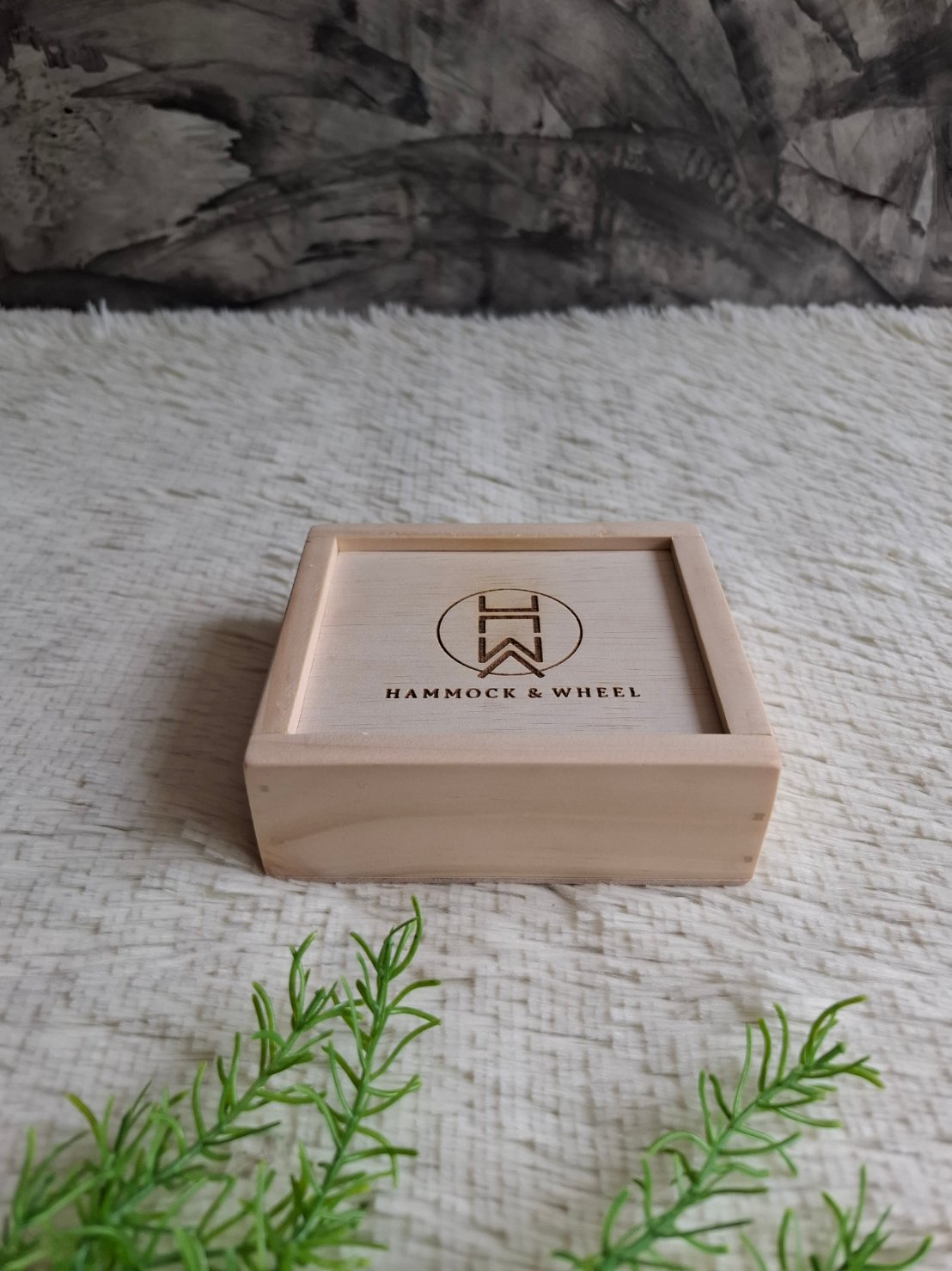 กล่องไม้ฝาสไลด์สีไม้ธรรมชาติ