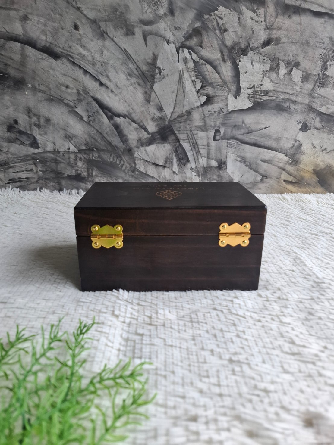 กล่องไม้ใส่ขวดน้ำหอม