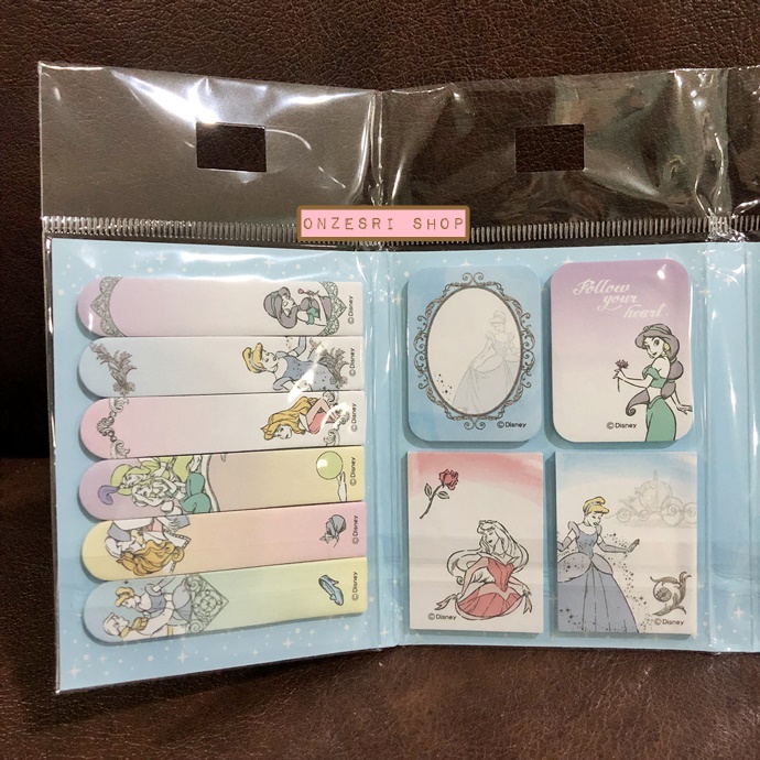 กระดาษโน้ตมีกาว Delfino Sticky Note แบบเล่ม ลาย Disney Princess เล่มสีม่วง ใช้คั่นหน้าหรือแปะเขียนข้อความได้ มีกาวด้านหลัง มี Sticker ที่สามารถทำเป็น index ได้ด้วย ขนาด 9 x 7 x 1 ซม. มีลายด้านใน 13 ลาย รวม 260 แผ่น