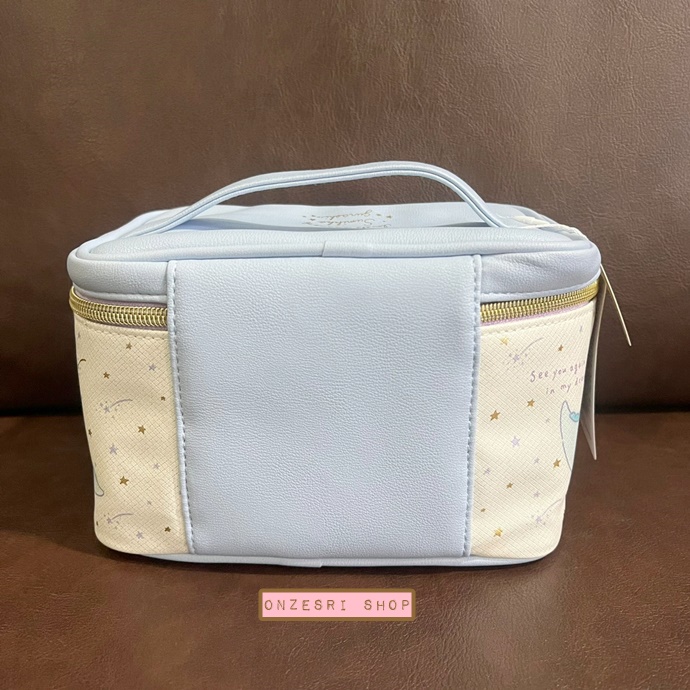 กระเป๋า Sumikko Gurashi คอลเลกชั่น Tokage's Dream Vol.2 Multi Pouch ใส่ของได้เยอะ ใส่เครื่องเขียน เครื่องสำอาง หรือตุ๊กตาได้ ขนาด 12 x 19 x 11 ซม.