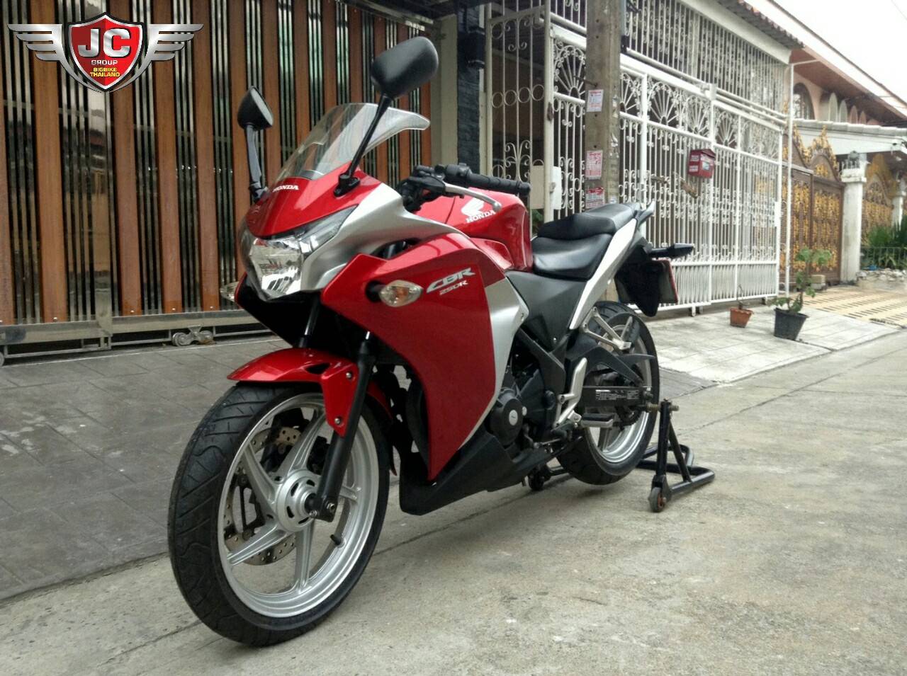 ไมล์ 4,xxx แท้!!! สภาพนี้บอกเลยหายากกกก เจ้จะขาย---CBR250---จดทะเบียนปี 2011