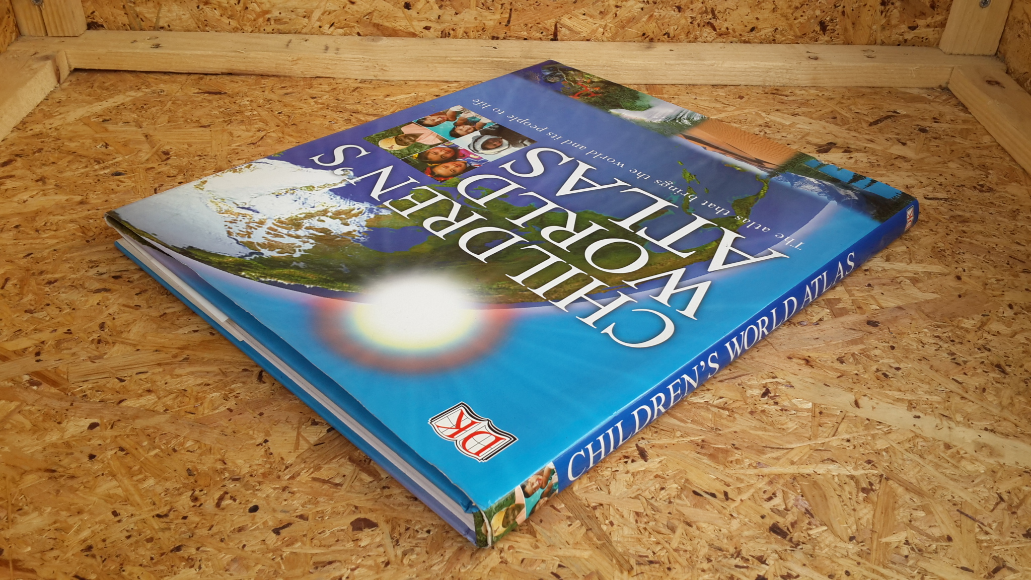 CHILDREN'S WORLD ATLAS