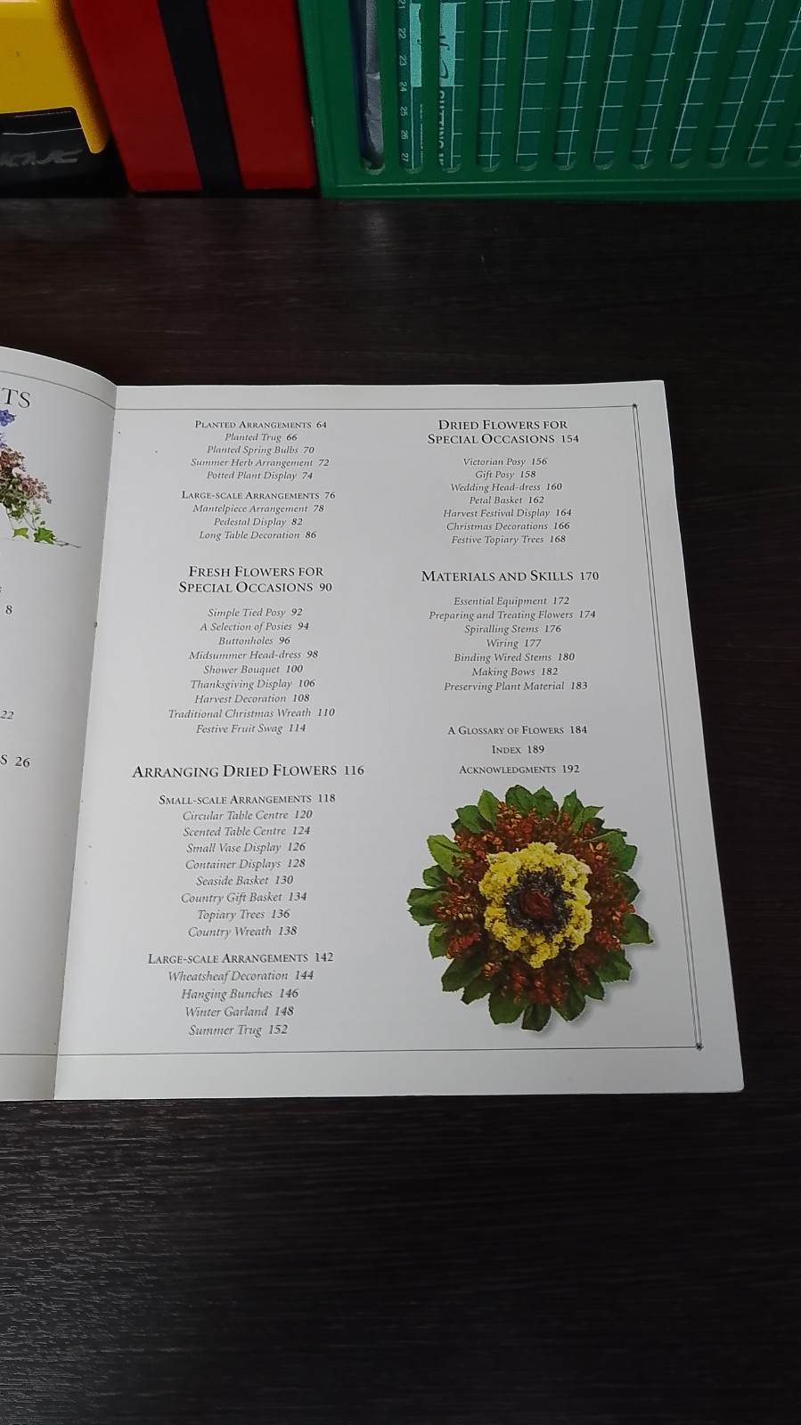 THE COMPLETE GUIDE TO FLOWER ARRANGING / JANE PACKER