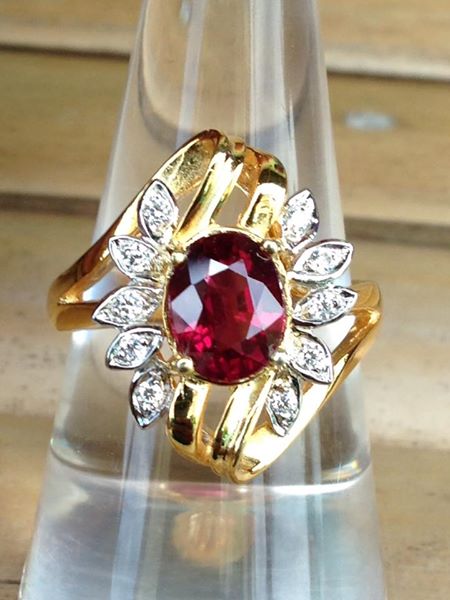 แหวนพลอยโรโดไลท์ 2.05 กะรัต