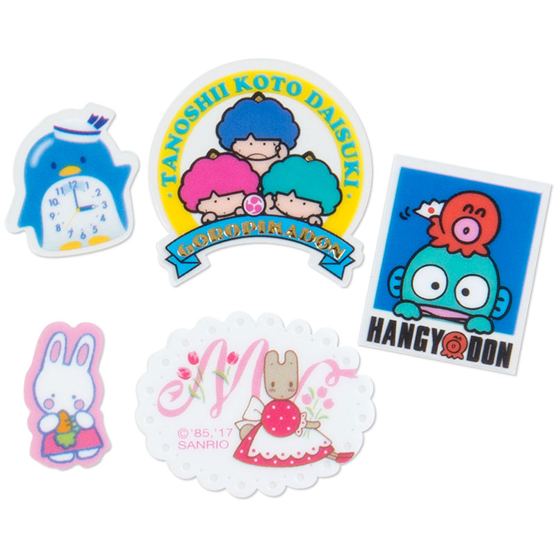 Sticker รวม Sanrio ยุค 80 ขนาด 11 x 7.2 x 0.4 ซม. เป็นแบบฟอยล์ทอง มีเคสใส่ สีชมพู รวม 45 ชิ้น