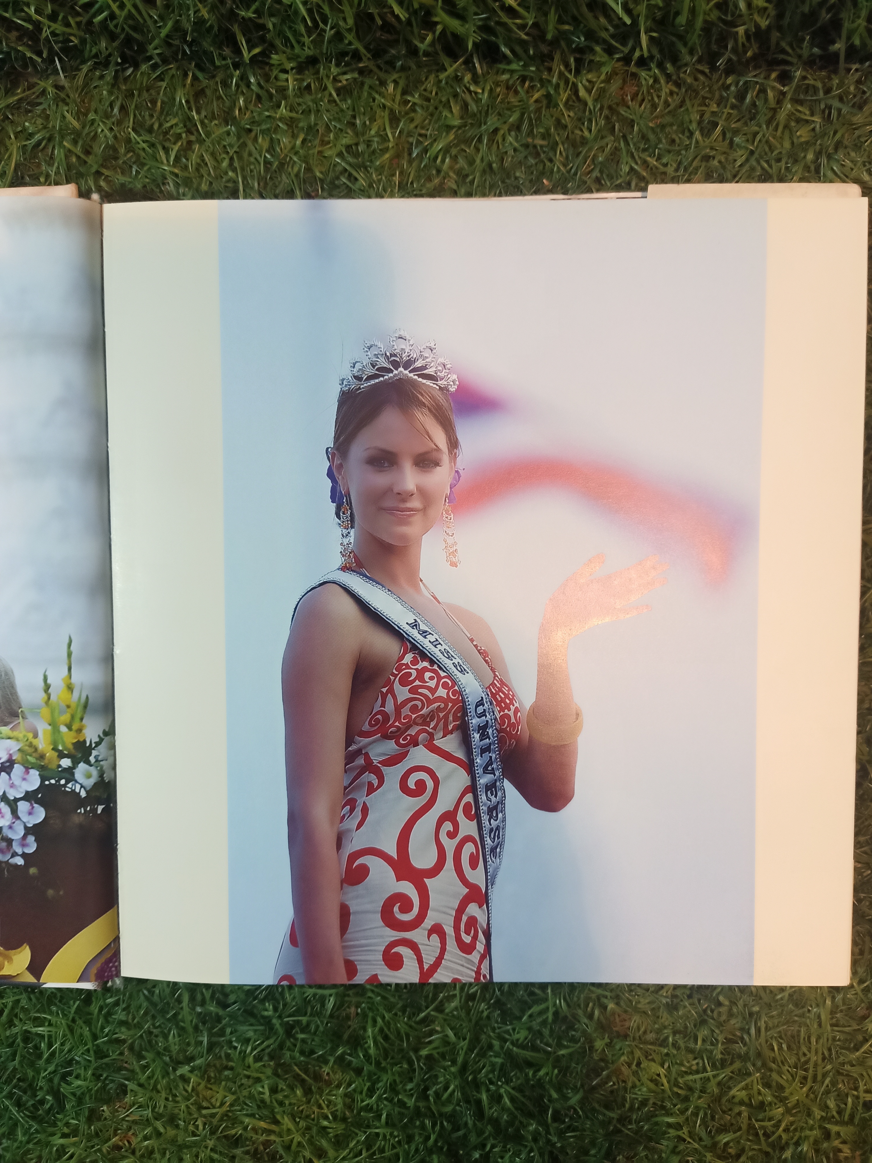 EXPERIENCE THE BEAUTY OF THAILAND