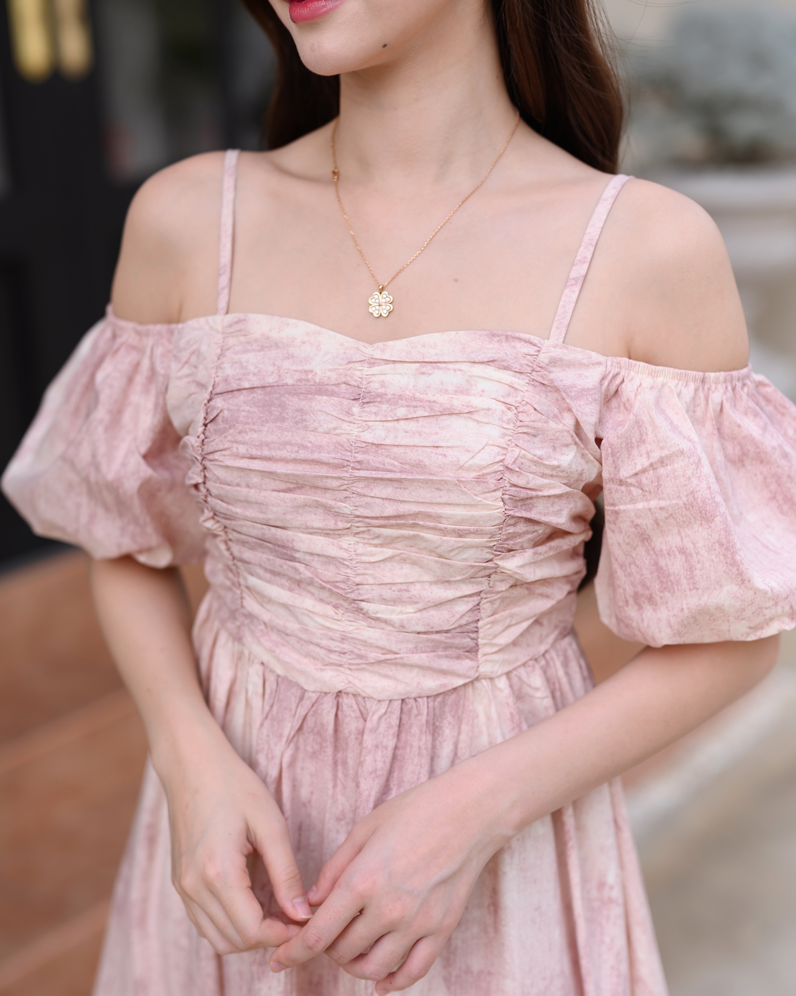 Pastel Puff Sleeve Dress เดรสเปิดไหล่แขนพอง : สีชมพู