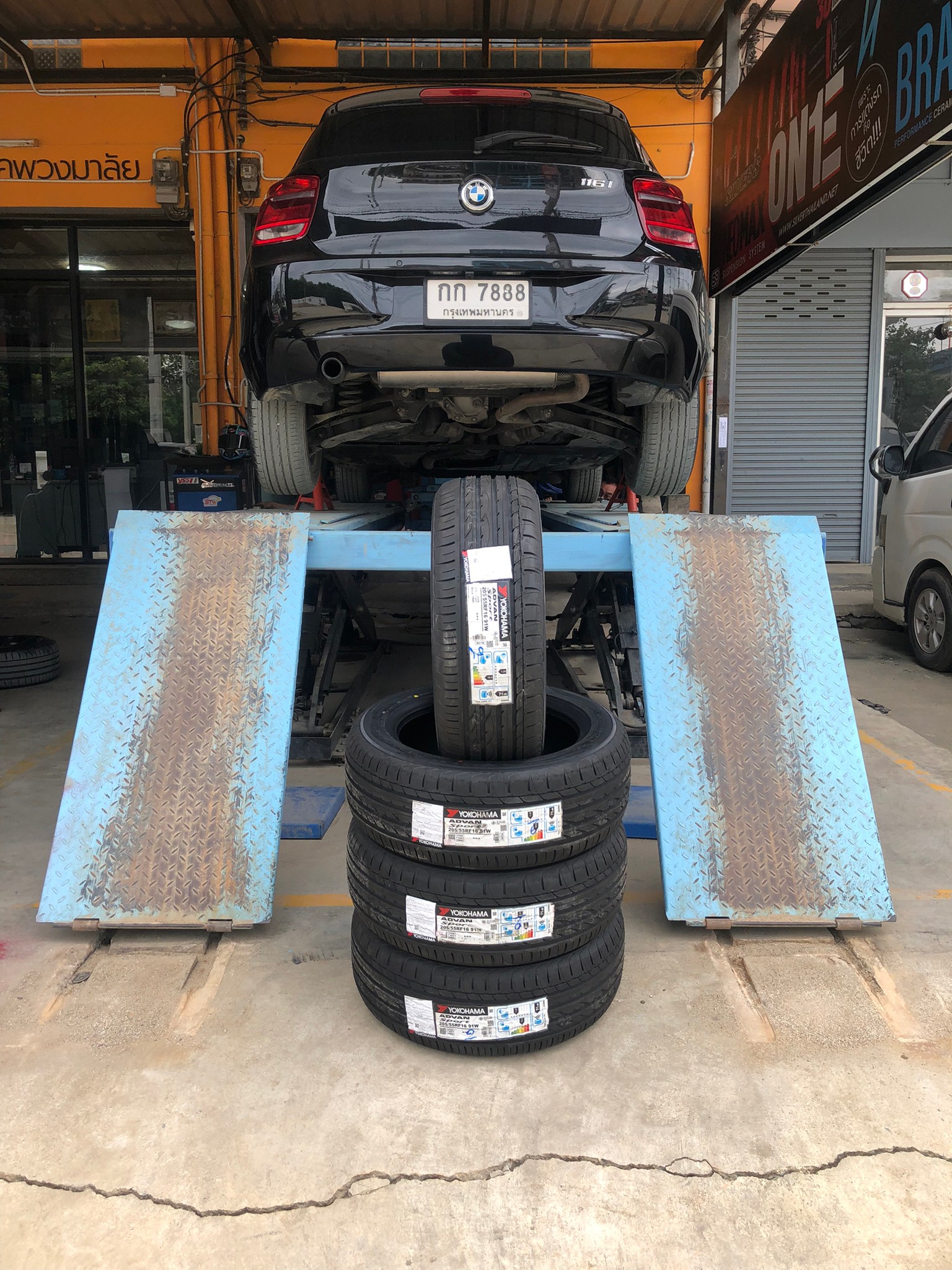 ยาง YOKOHAMA ADVAN SPORT V103 205/55-16 ZPS 91W *RUN FLAT JP