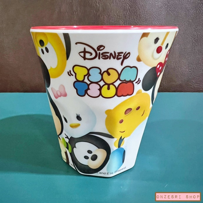 แก้วเมลามีนลาย Disney Tsum Tsum ด้านในสีแดง ขนาด 8.5 x 9 ซม. 270 ml ไว้ใส่ของ ใส่น้ำดื่มได้ ใส่น้ำได้ถึง 100 องศาเซลเซียส
