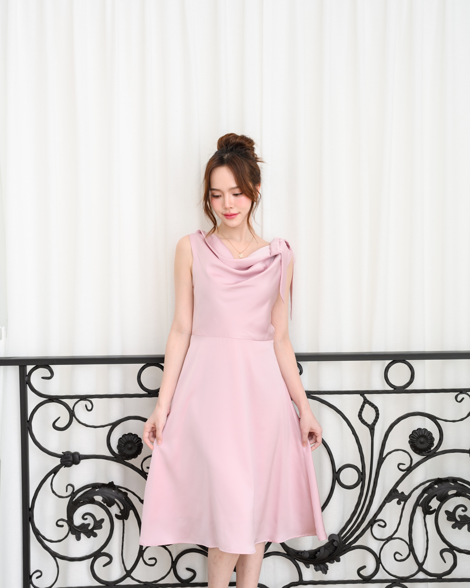 Amour Dress : สีชมพู (โบว์ผูกได้หลายแบบ)