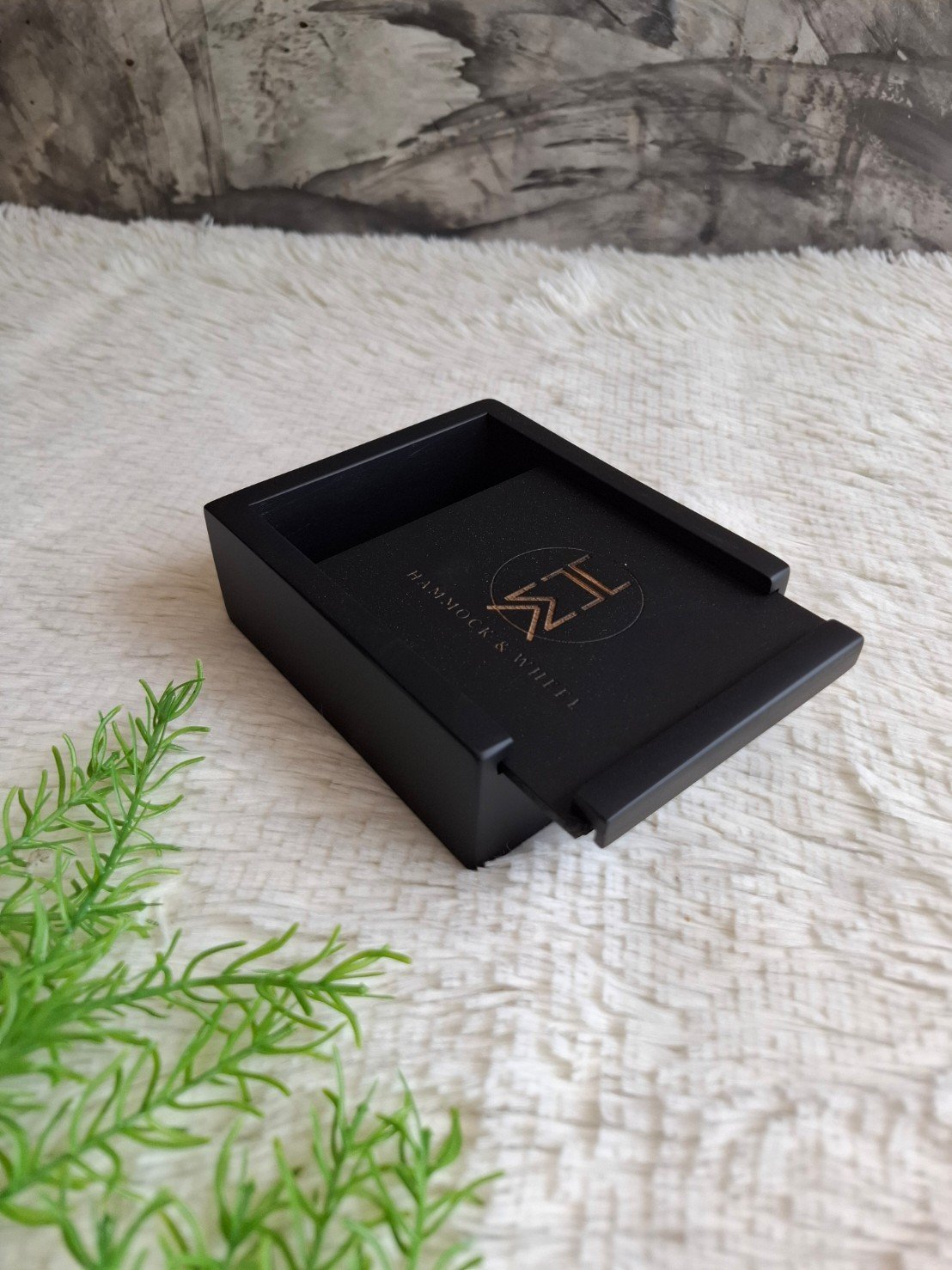 กล่องไม้ฝาสไลด์สีดำด้าน