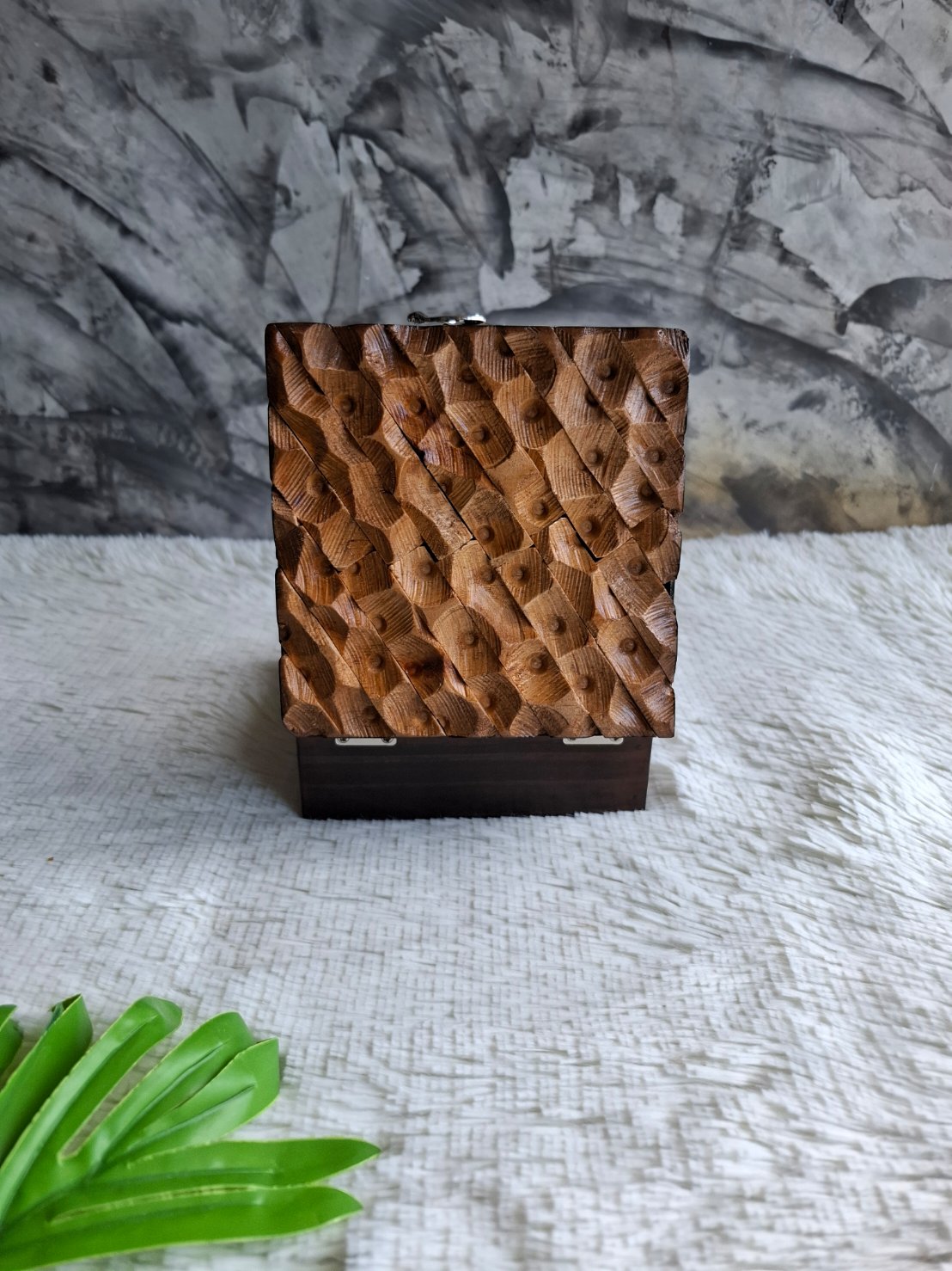 กล่องไม้แกะสลัก