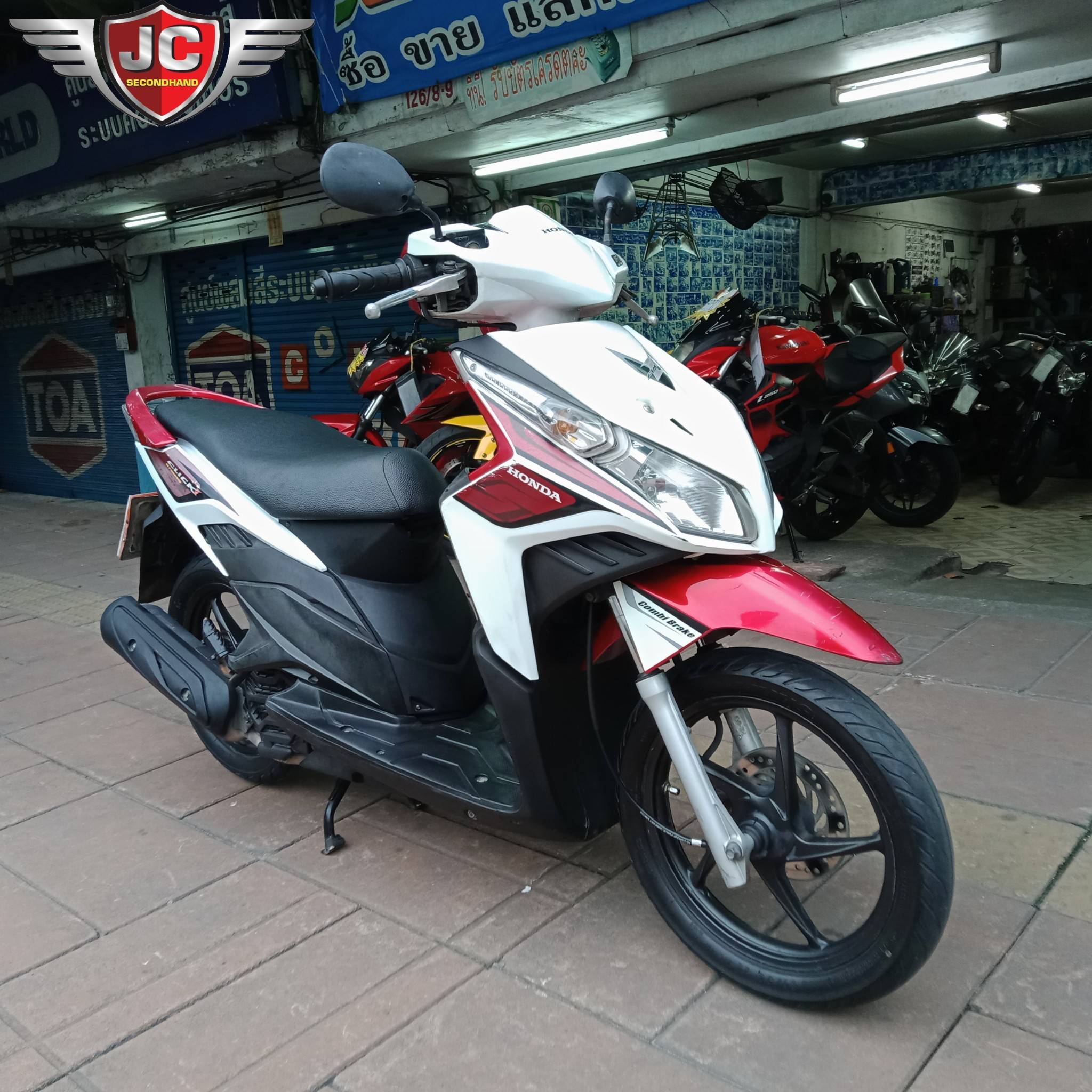 😆รถบ้านเข้าใหม่อีกคันจร้า ☢️ HONDA CLICK110i ตัว TOP จดทะเบียนกลางปี 53 สภาพเดิมๆ เครื่องดีเงียบสตาร์ทติดง่าย ขี่ดีศูนย์ตรง ชุดสีสภาพพอได้ดีตรงของแท้ติดรถทั้งคัน