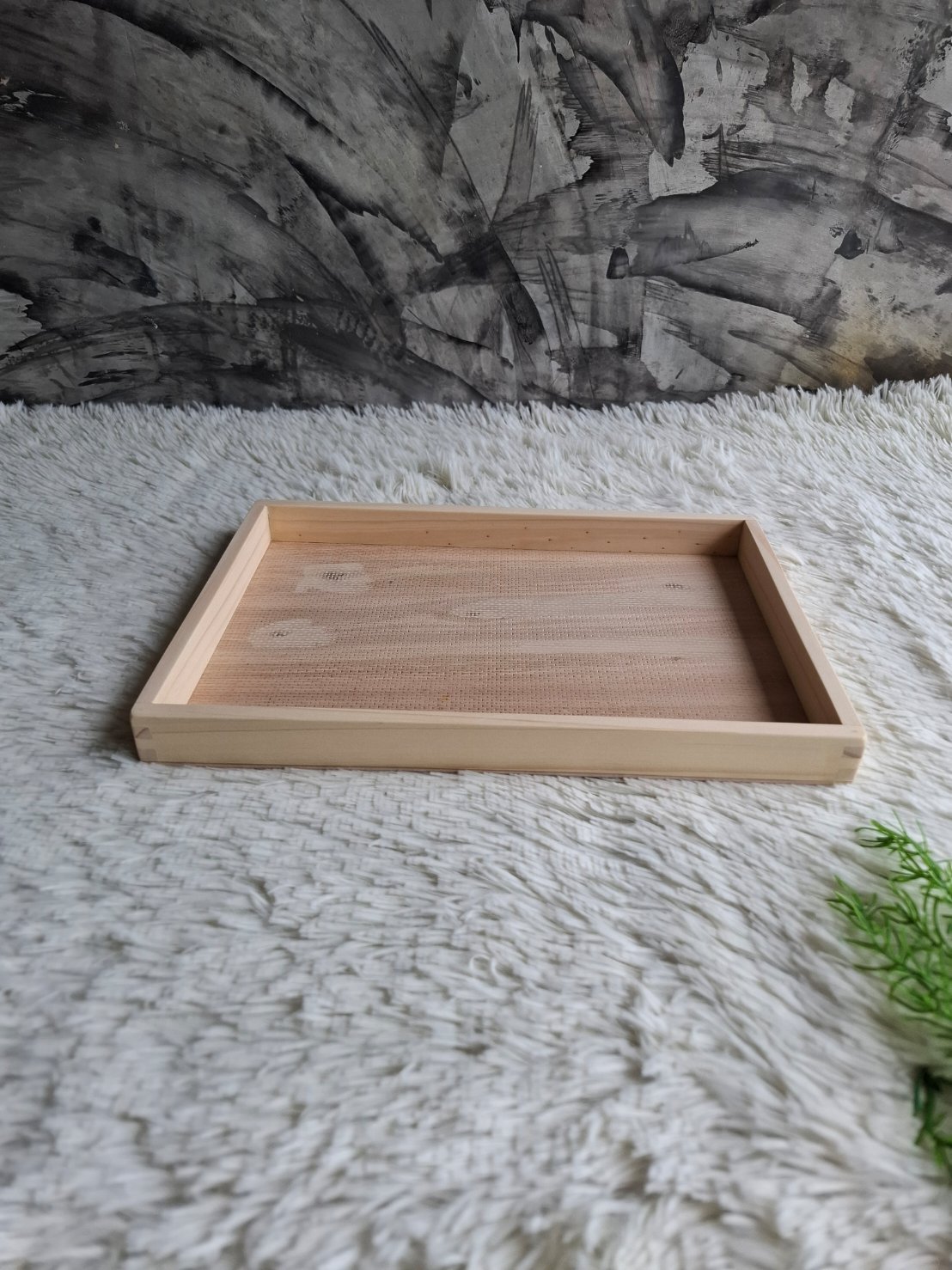 ถาดไม้สน