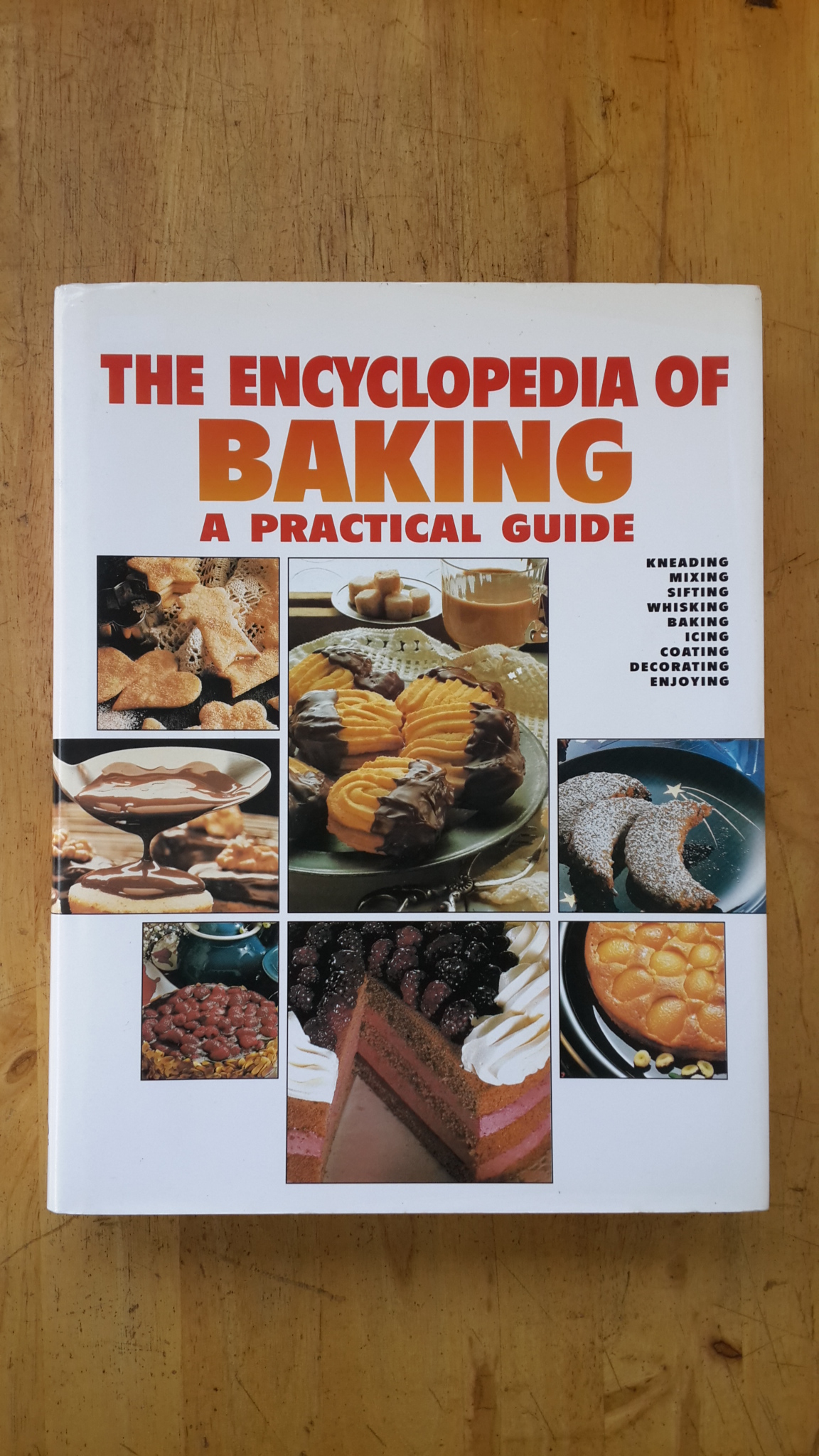 THE ENCYCLOPEDIA OF BAKING (ปกแข็ง)