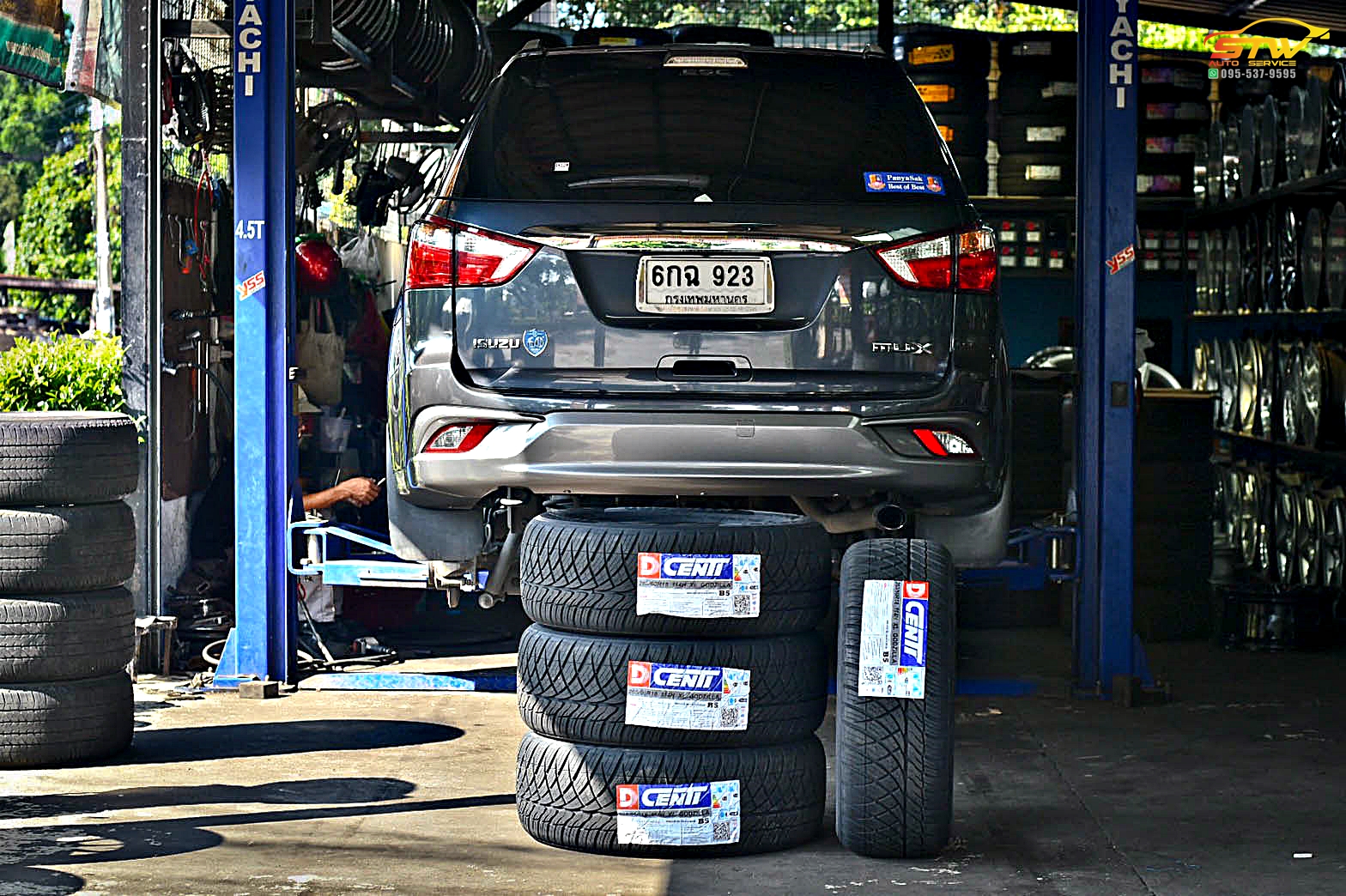 ยางใหม่ DCENTI GODZILLA 265/60R18 114H